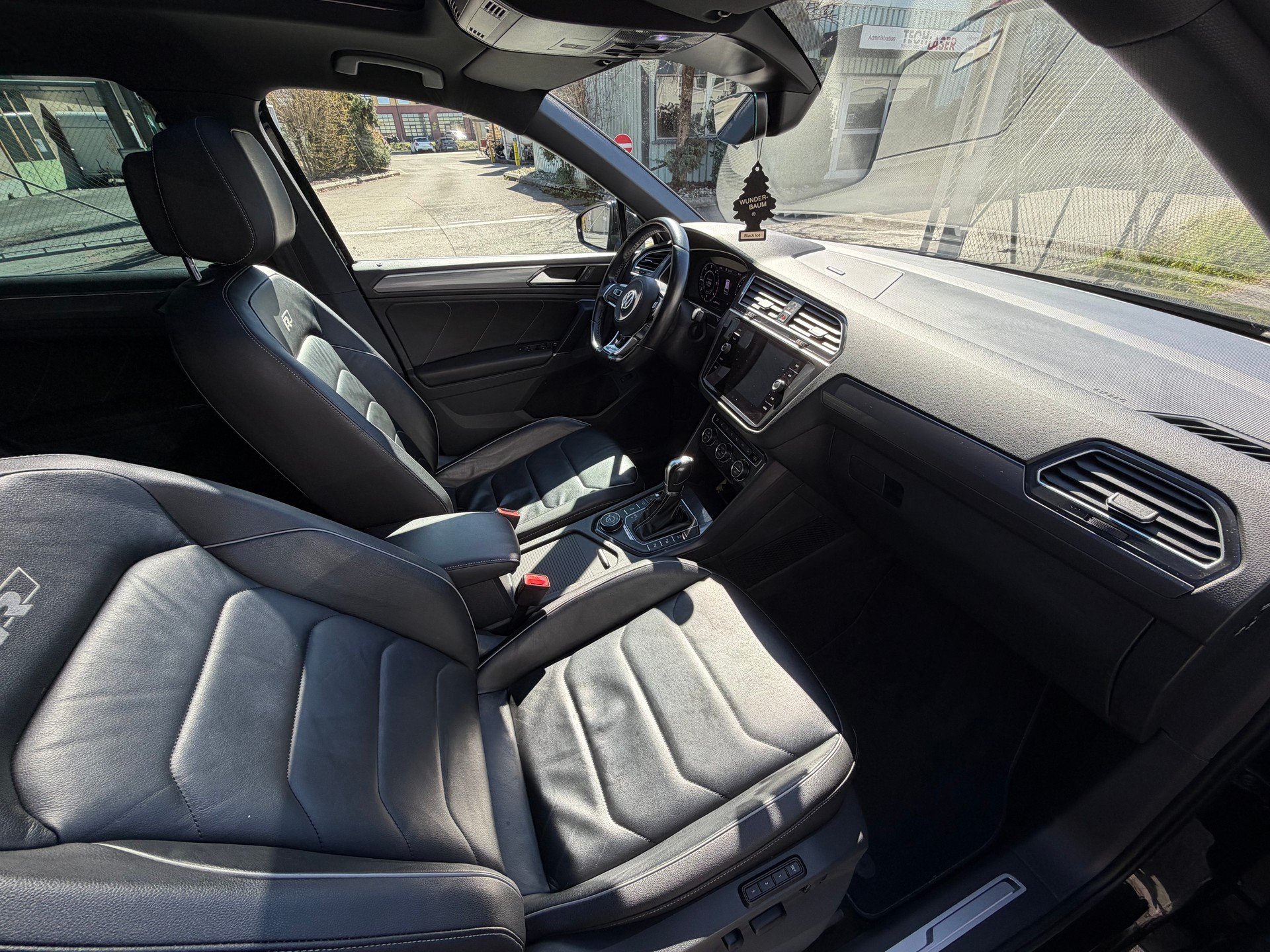 VW Tiguan 2.0 TDI SCR Highline 4Motion DSG-image-10
