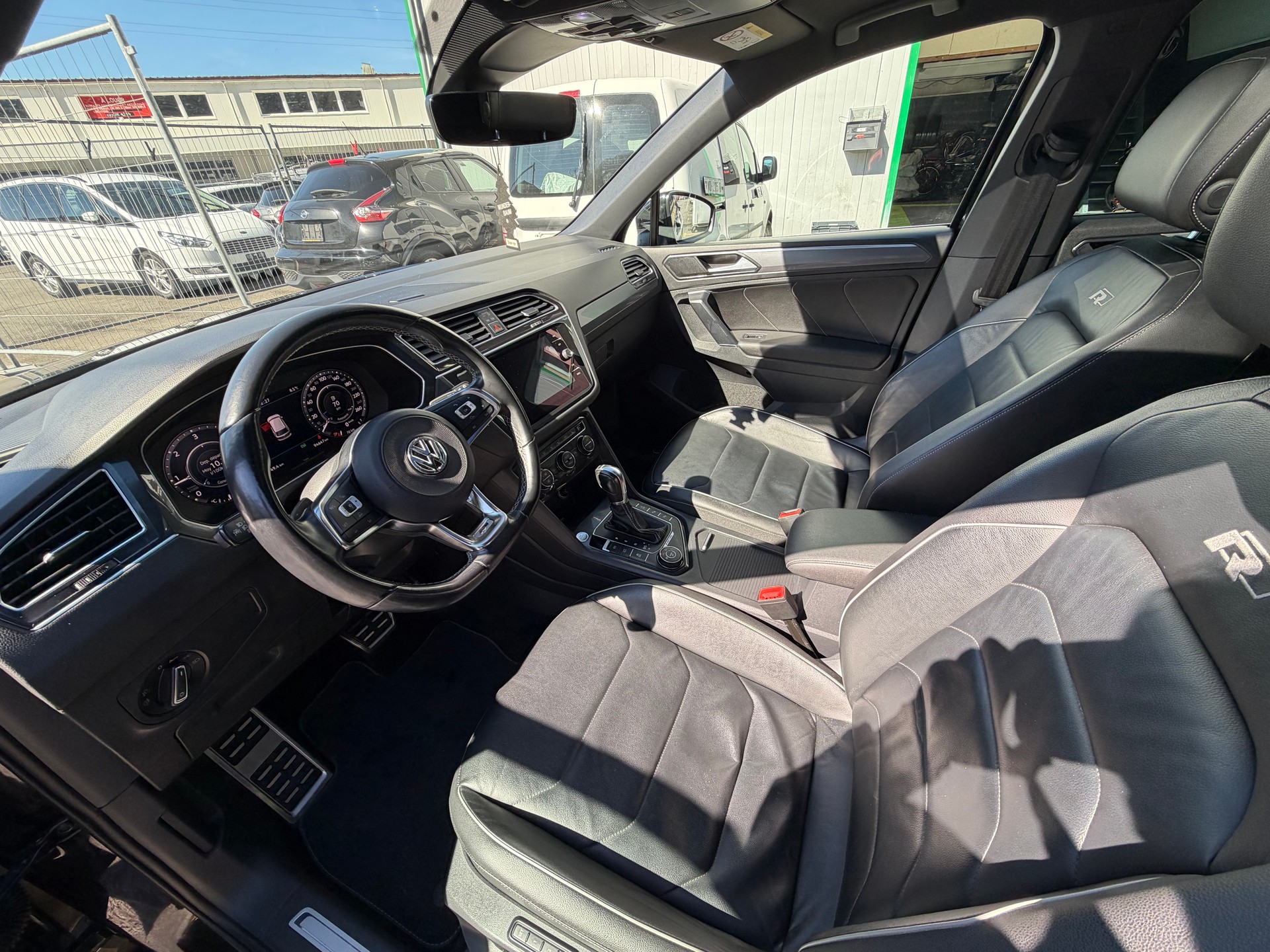 VW Tiguan 2.0 TDI SCR Highline 4Motion DSG-image-12