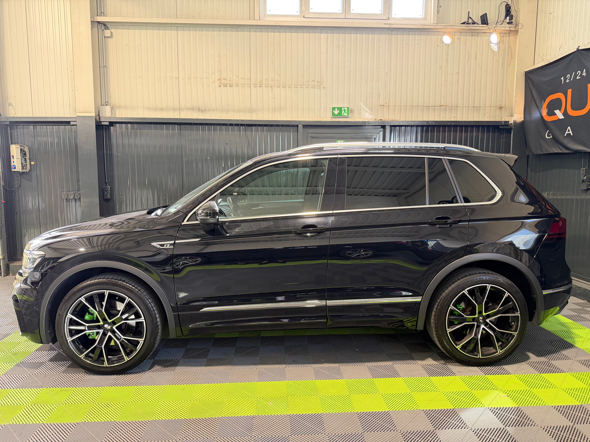 VW Tiguan 2.0 TDI SCR Highline 4Motion DSG-image-2