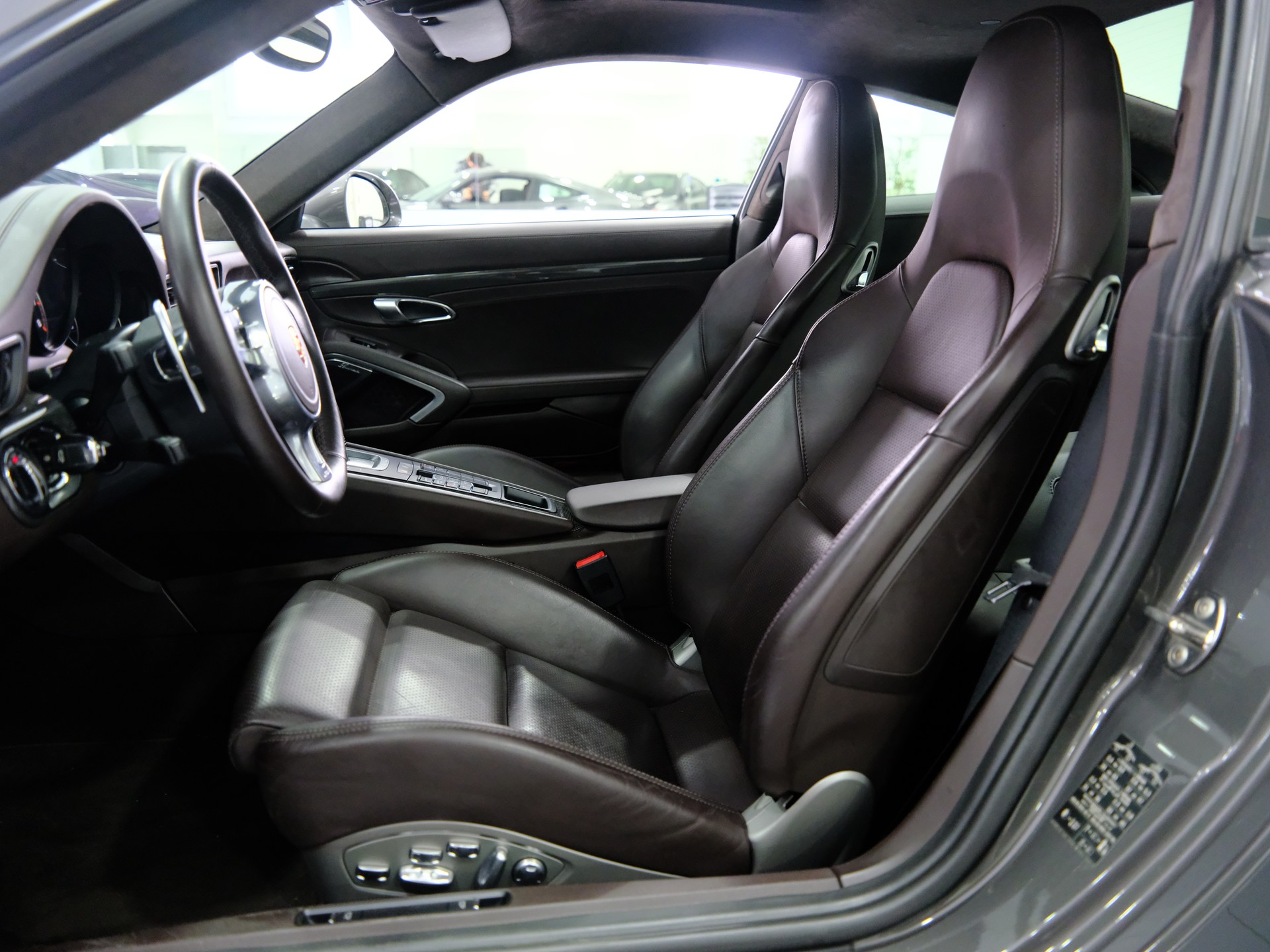 PORSCHE 911 Turbo S PDK-image-10