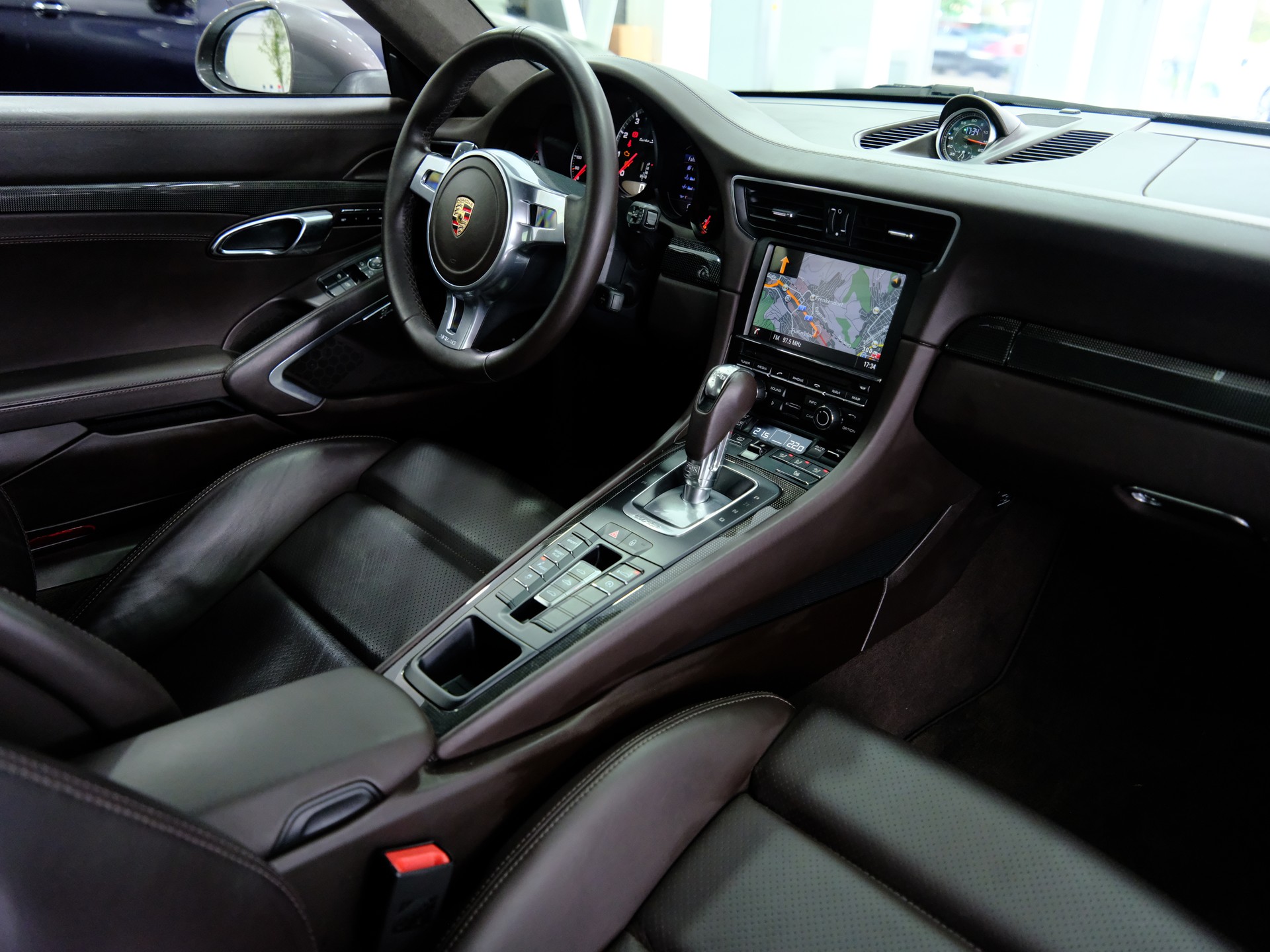 PORSCHE 911 Turbo S PDK-image-13