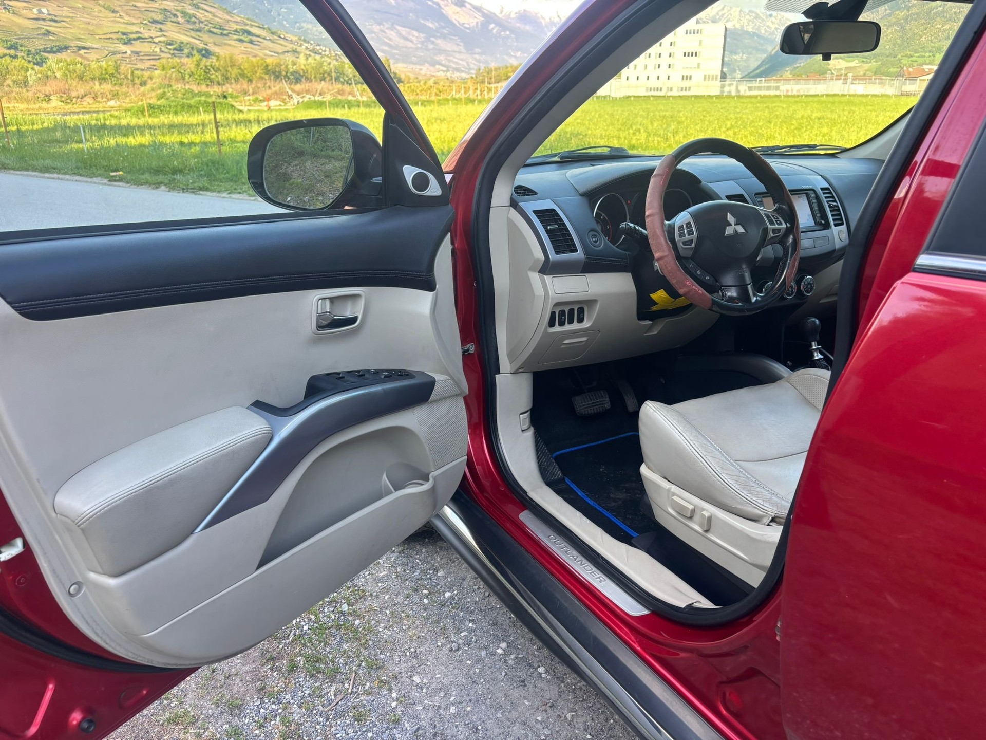 MITSUBISHI Outlander 2.2 DID Intense 4WD TC-SST-image-6
