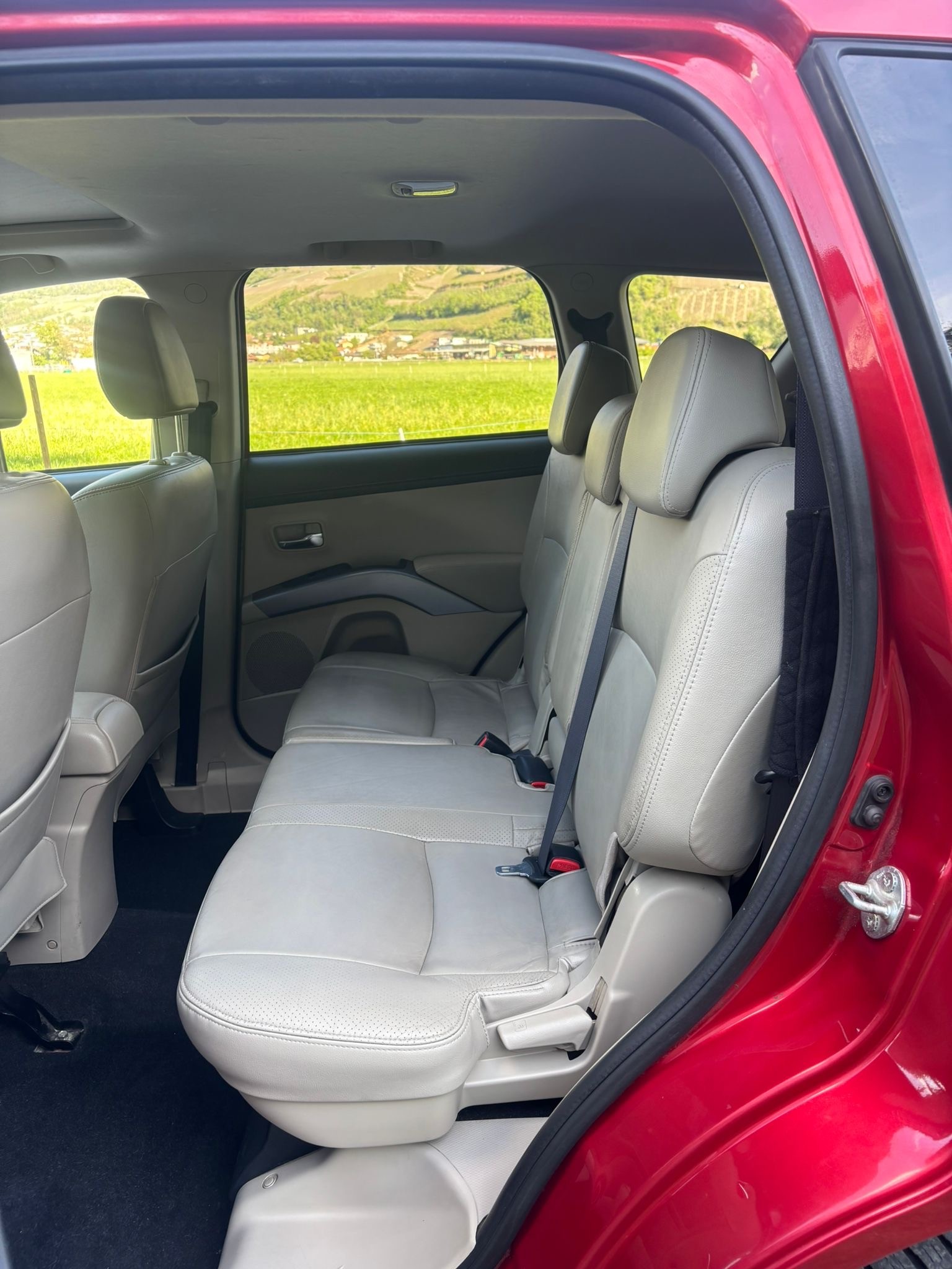 MITSUBISHI Outlander 2.2 DID Intense 4WD TC-SST-image-8