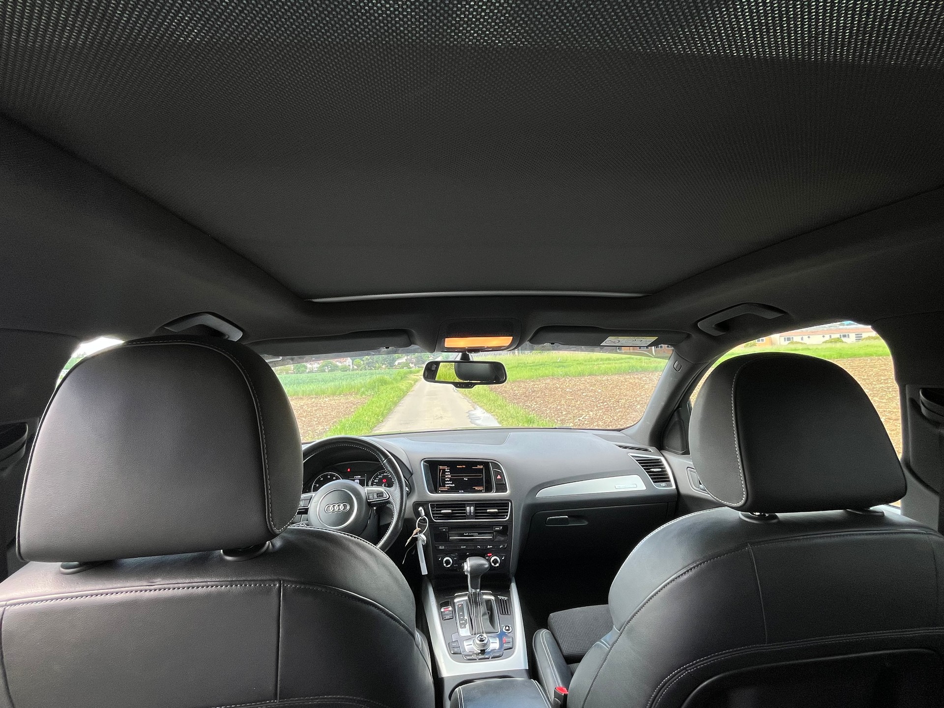 AUDI Q5 2.0 TFSI quattro S-Line-image-16