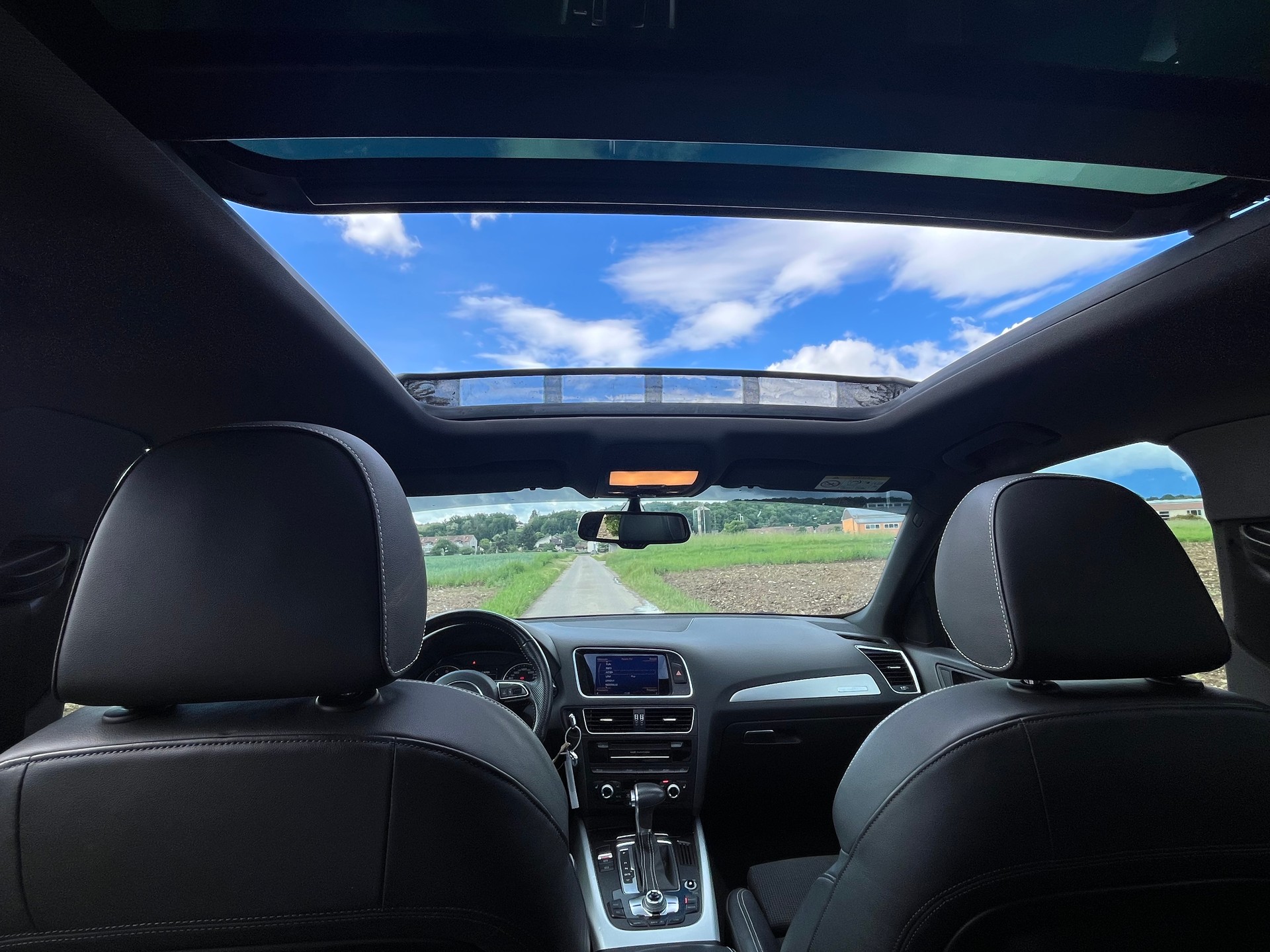 AUDI Q5 2.0 TFSI quattro S-Line-image-18
