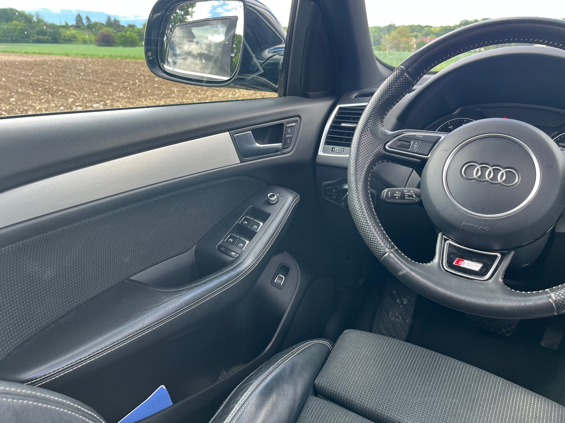 AUDI Q5 2.0 TFSI quattro S-Line-image-20