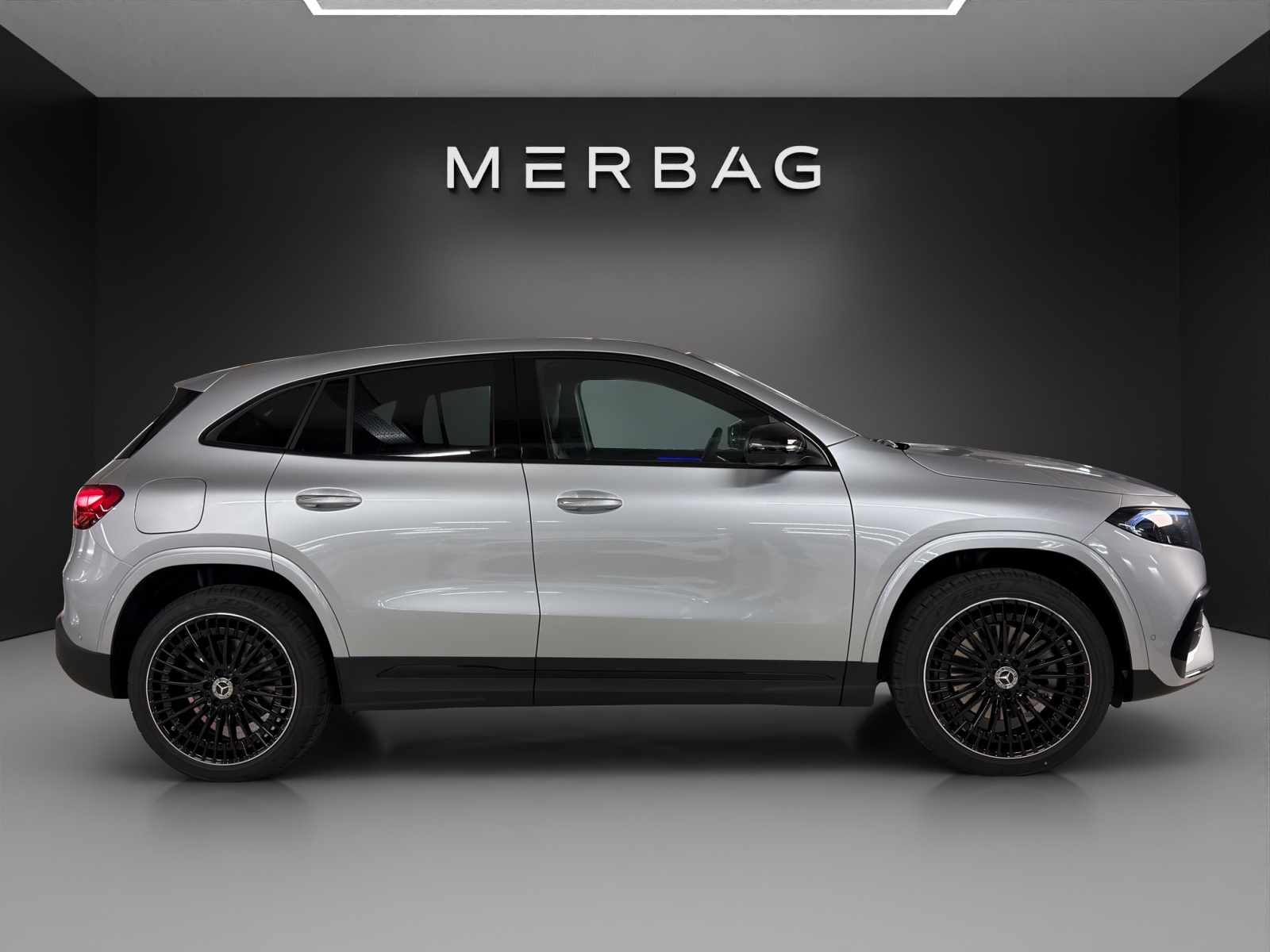 MERCEDES-BENZ EQA 350 66,5 kWh 4Matic Swiss Star-image-1