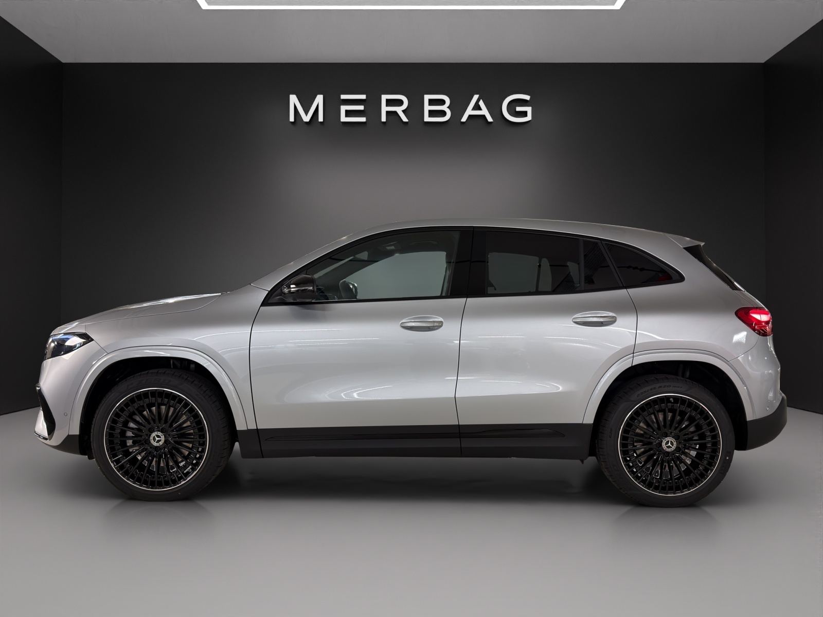 MERCEDES-BENZ EQA 350 66,5 kWh 4Matic Swiss Star-image-5