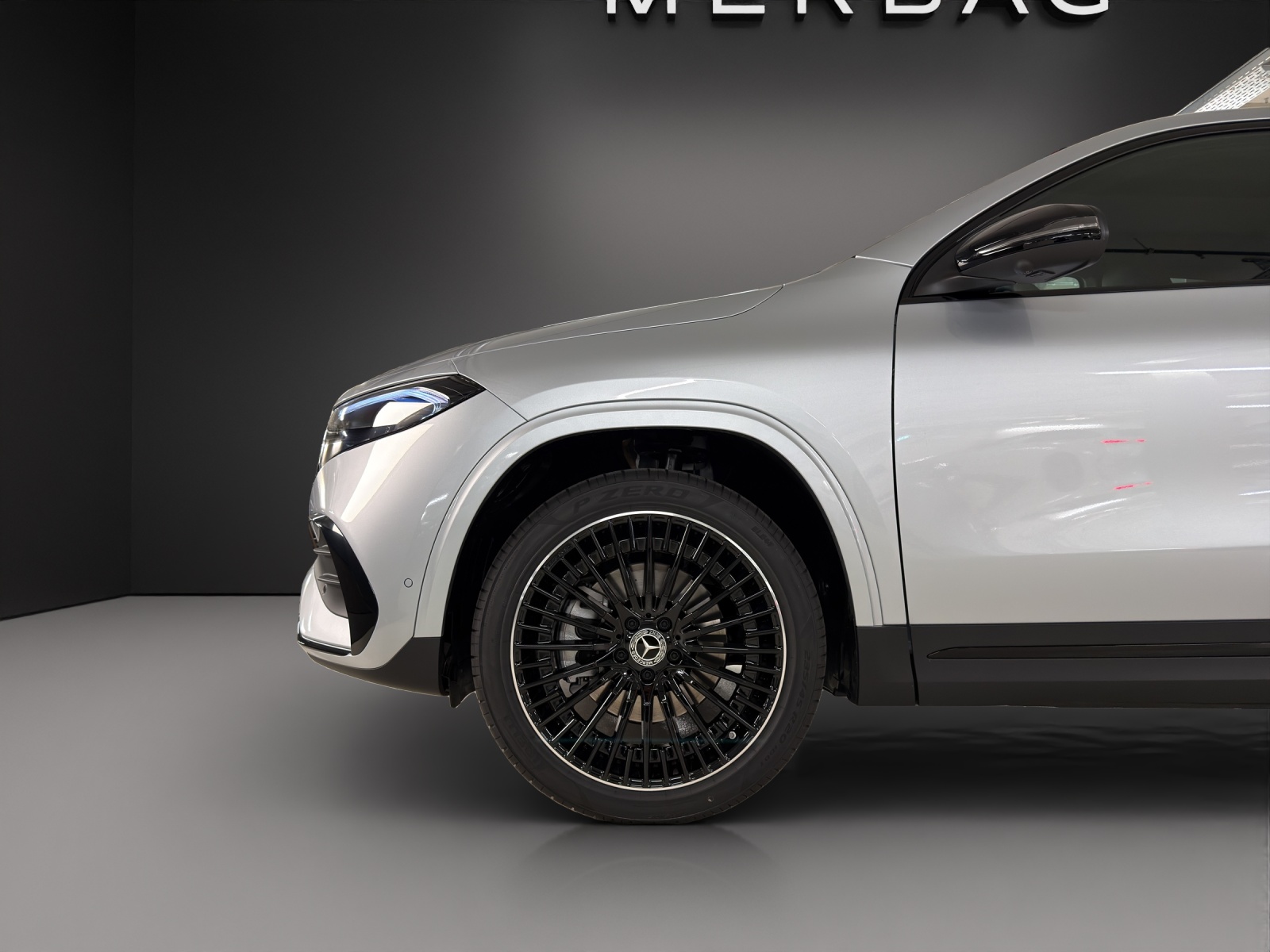 MERCEDES-BENZ EQA 350 66,5 kWh 4Matic Swiss Star-image-8