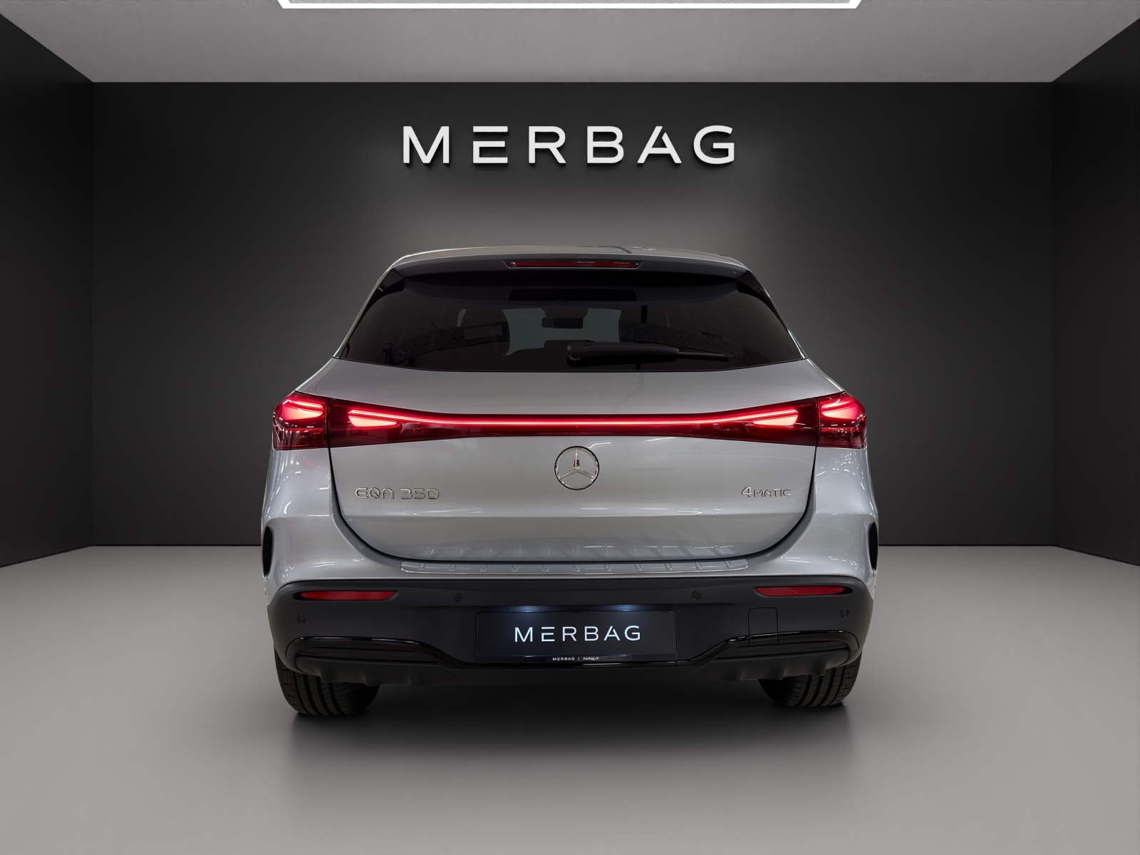 MERCEDES-BENZ EQA 350 66,5 kWh 4Matic Swiss Star-image-3
