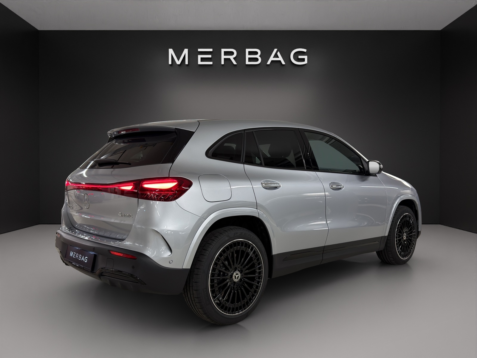 MERCEDES-BENZ EQA 350 66,5 kWh 4Matic Swiss Star-image-2