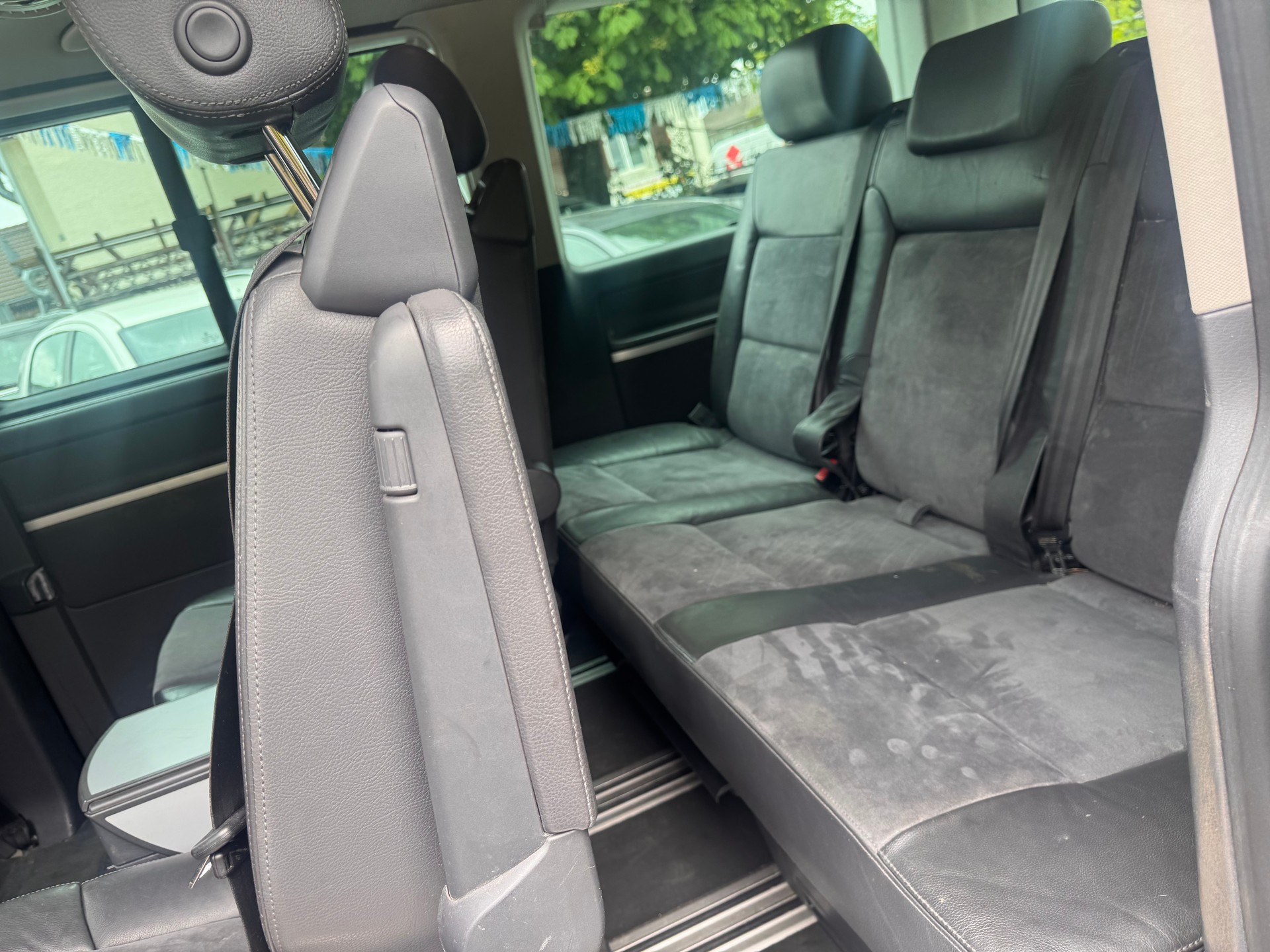 VW Multivan TDI 4M-image-10