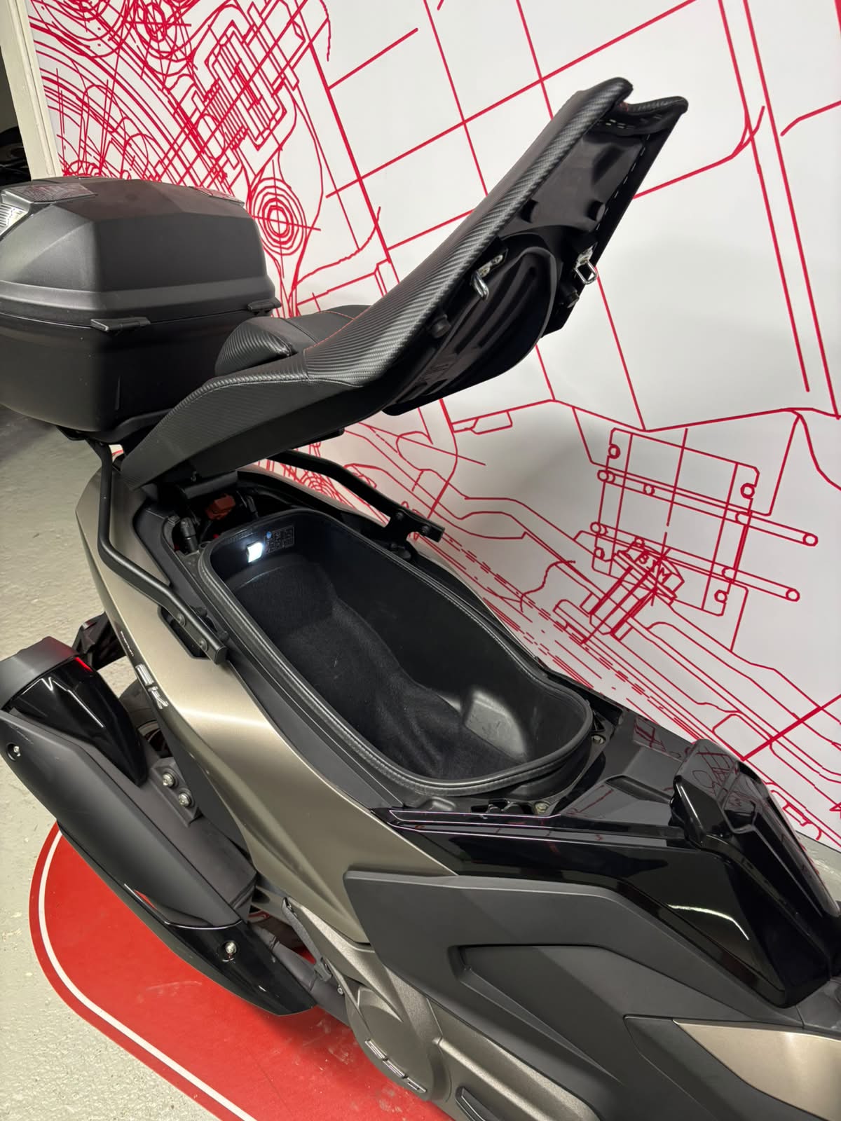 KYMCO AK 550i ETS-image-9