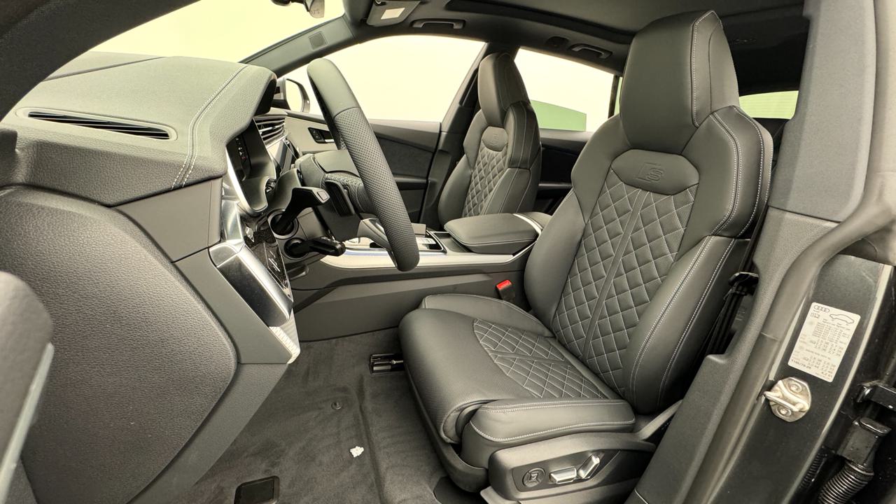 AUDI Q8 SUV TDI quattro 210 kW S line-image-4
