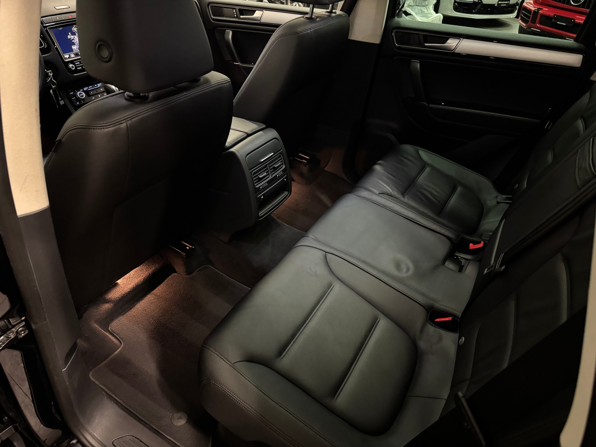 VW Touareg 3.0 TDI BlueMotion Technology Tiptronic-image-17