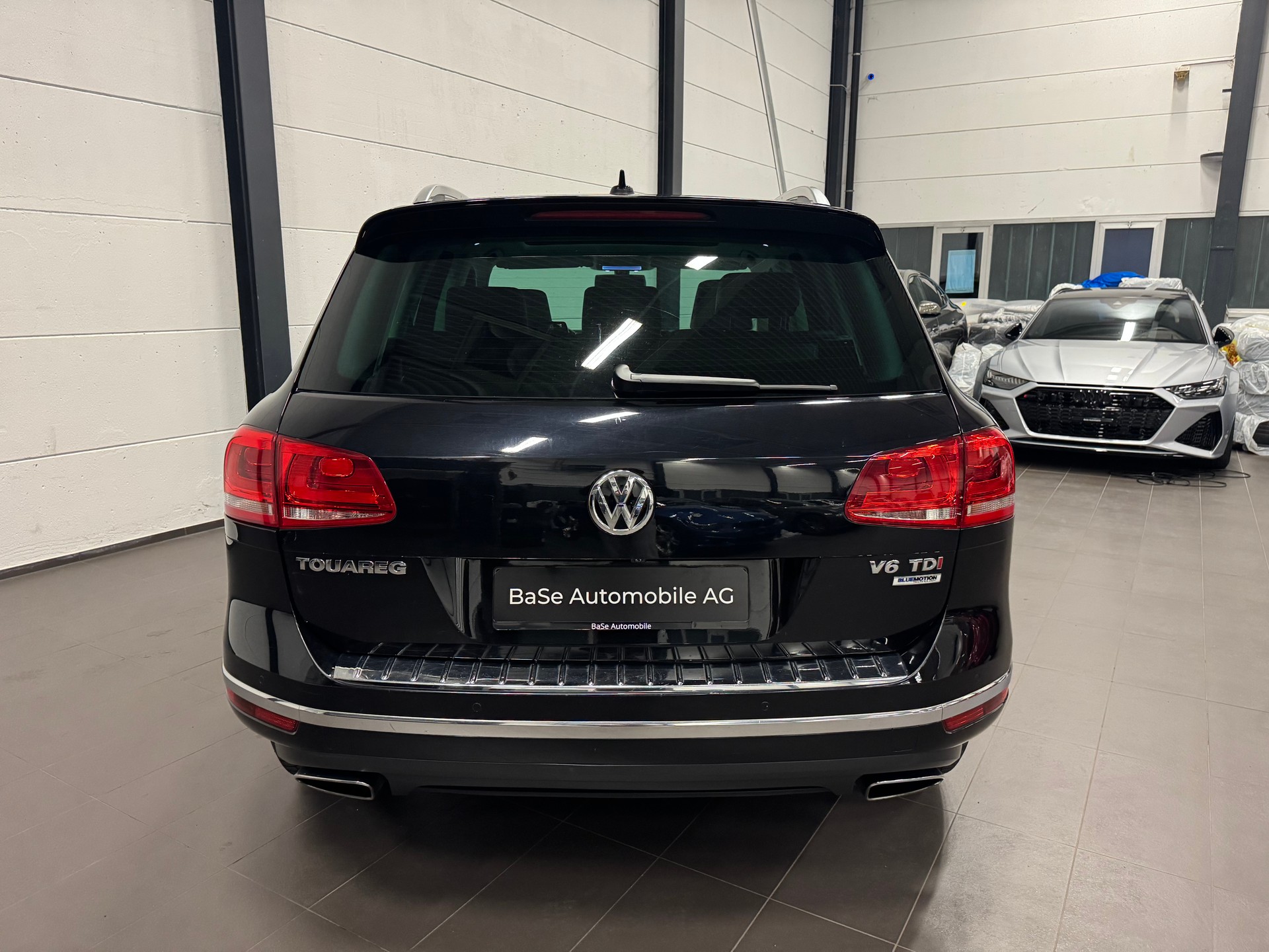 VW Touareg 3.0 TDI BlueMotion Technology Tiptronic-image-13