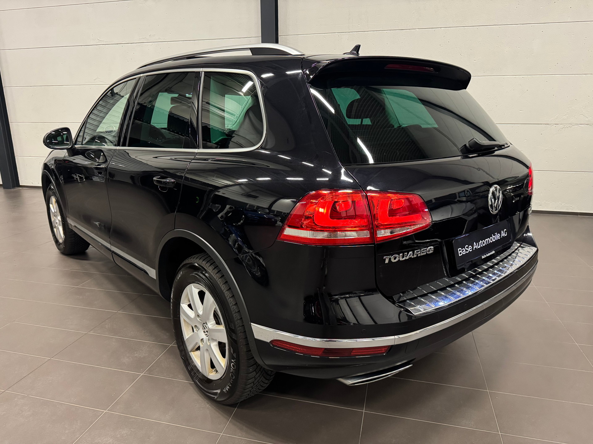 VW Touareg 3.0 TDI BlueMotion Technology Tiptronic-image-12