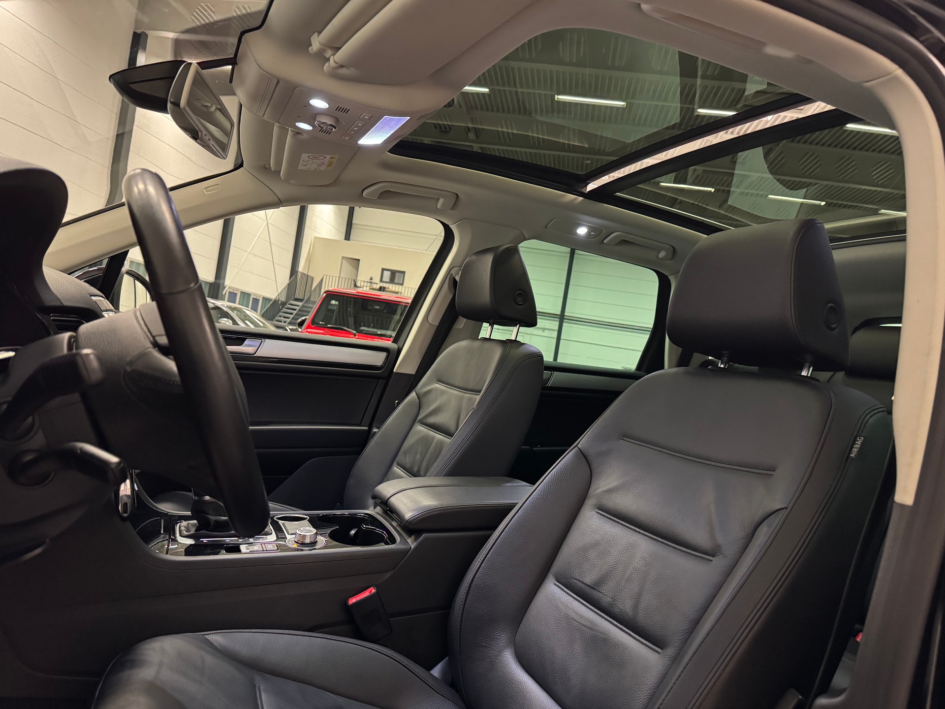 VW Touareg 3.0 TDI BlueMotion Technology Tiptronic-image-15