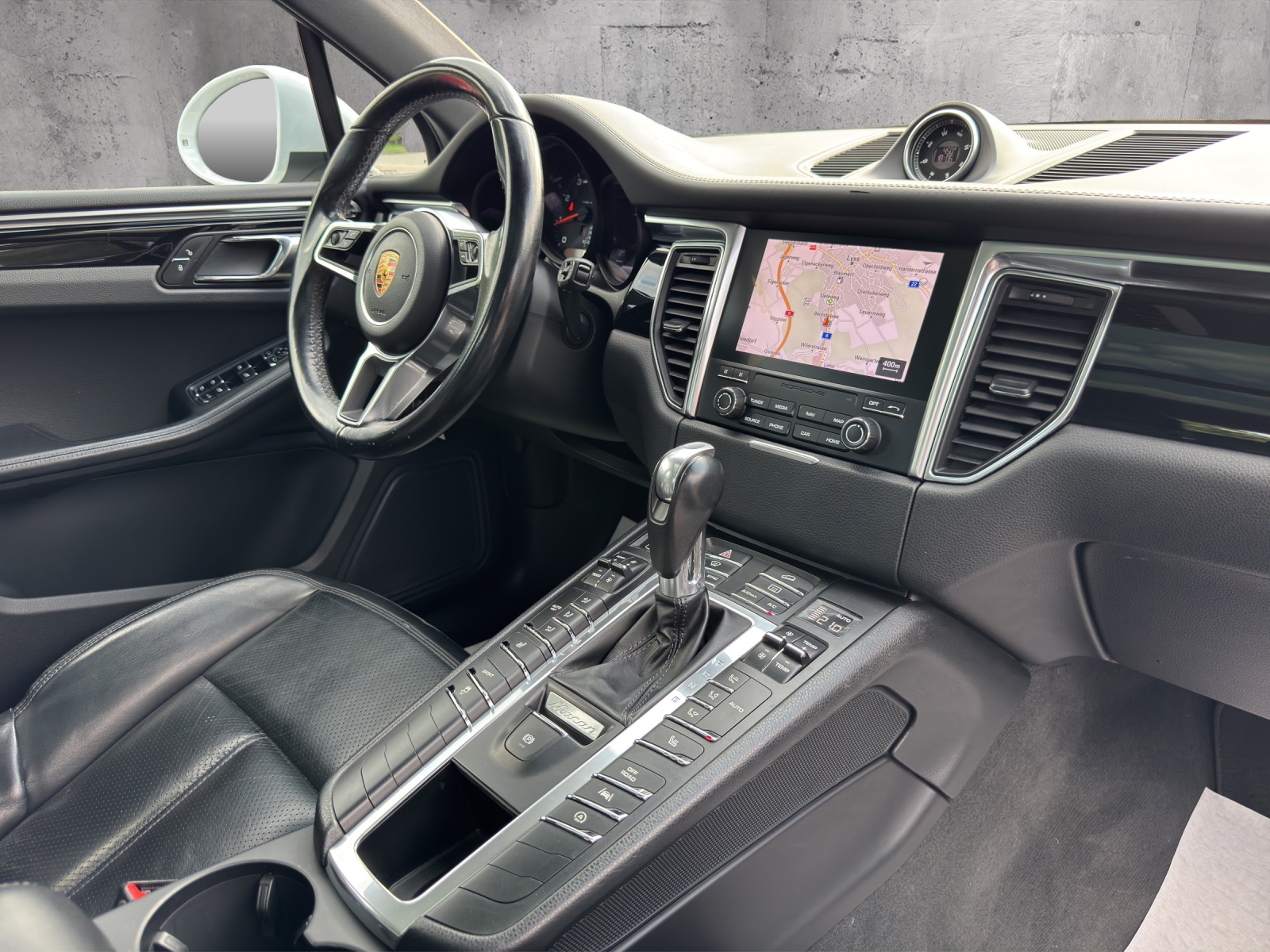 PORSCHE Macan PDK-image-12