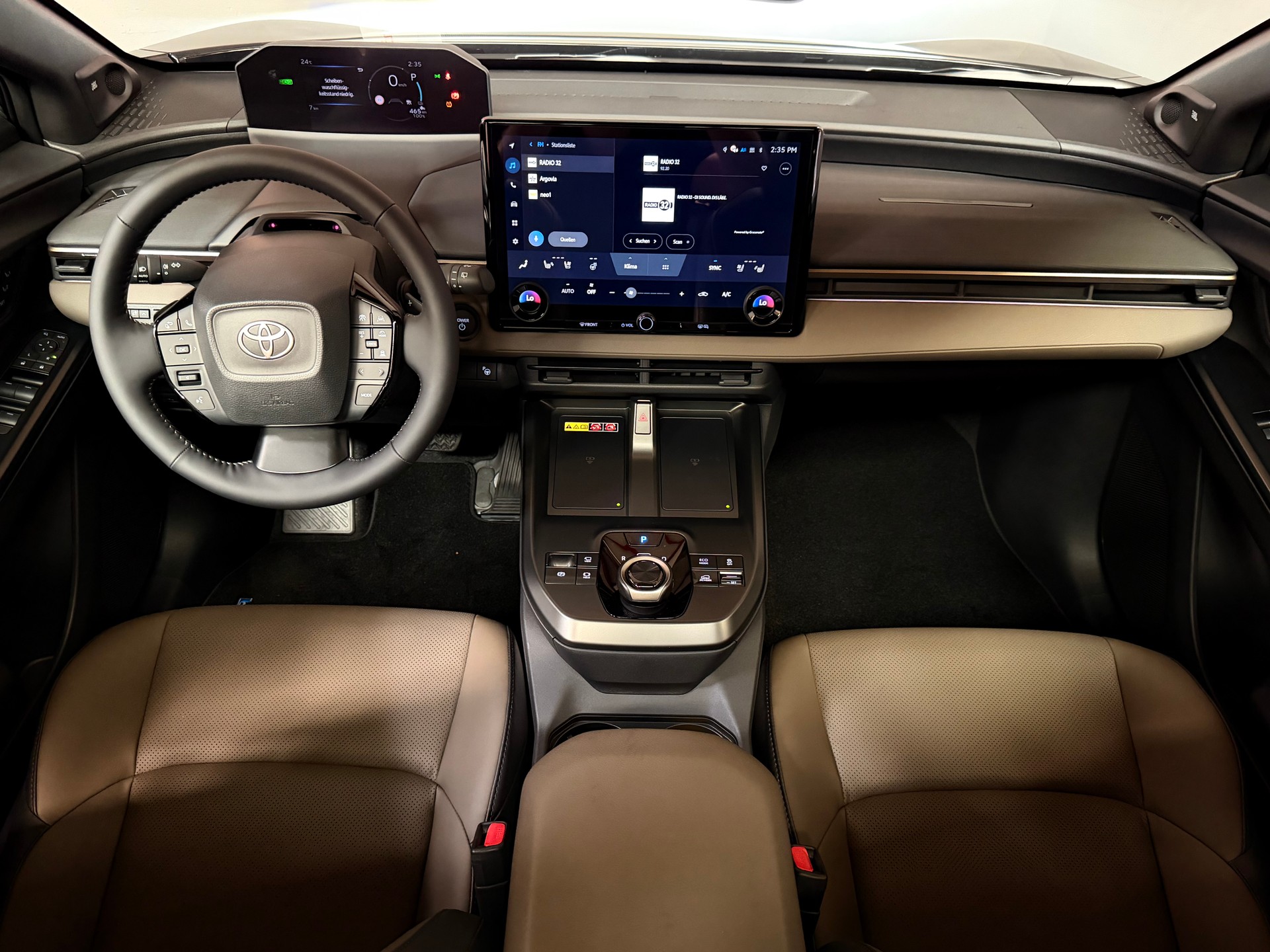 TOYOTA bZ4X Touring Premium 74.7 kWh AWD 22kw-image-19
