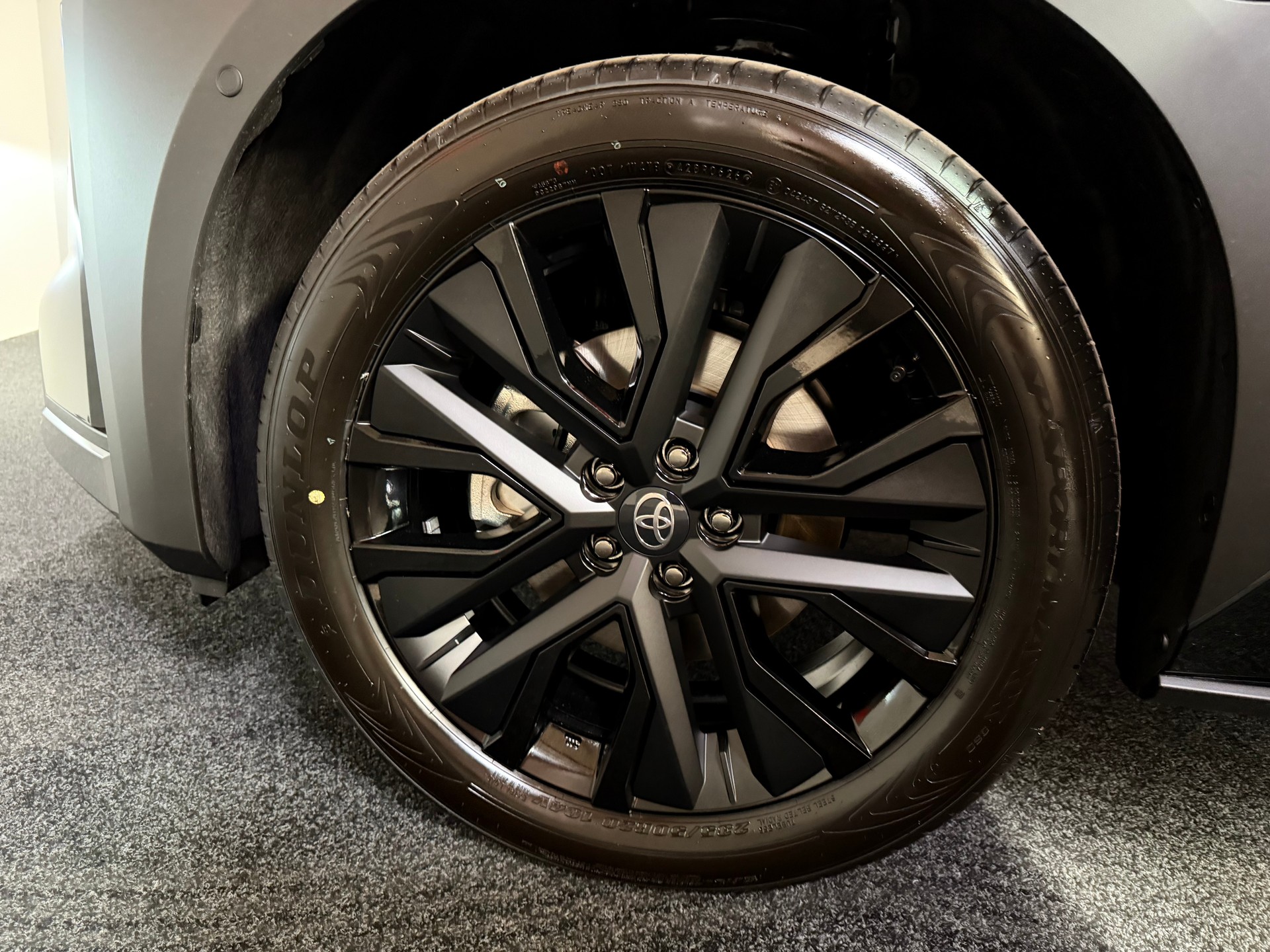 TOYOTA bZ4X Touring Premium 74.7 kWh AWD 22kw-image-10