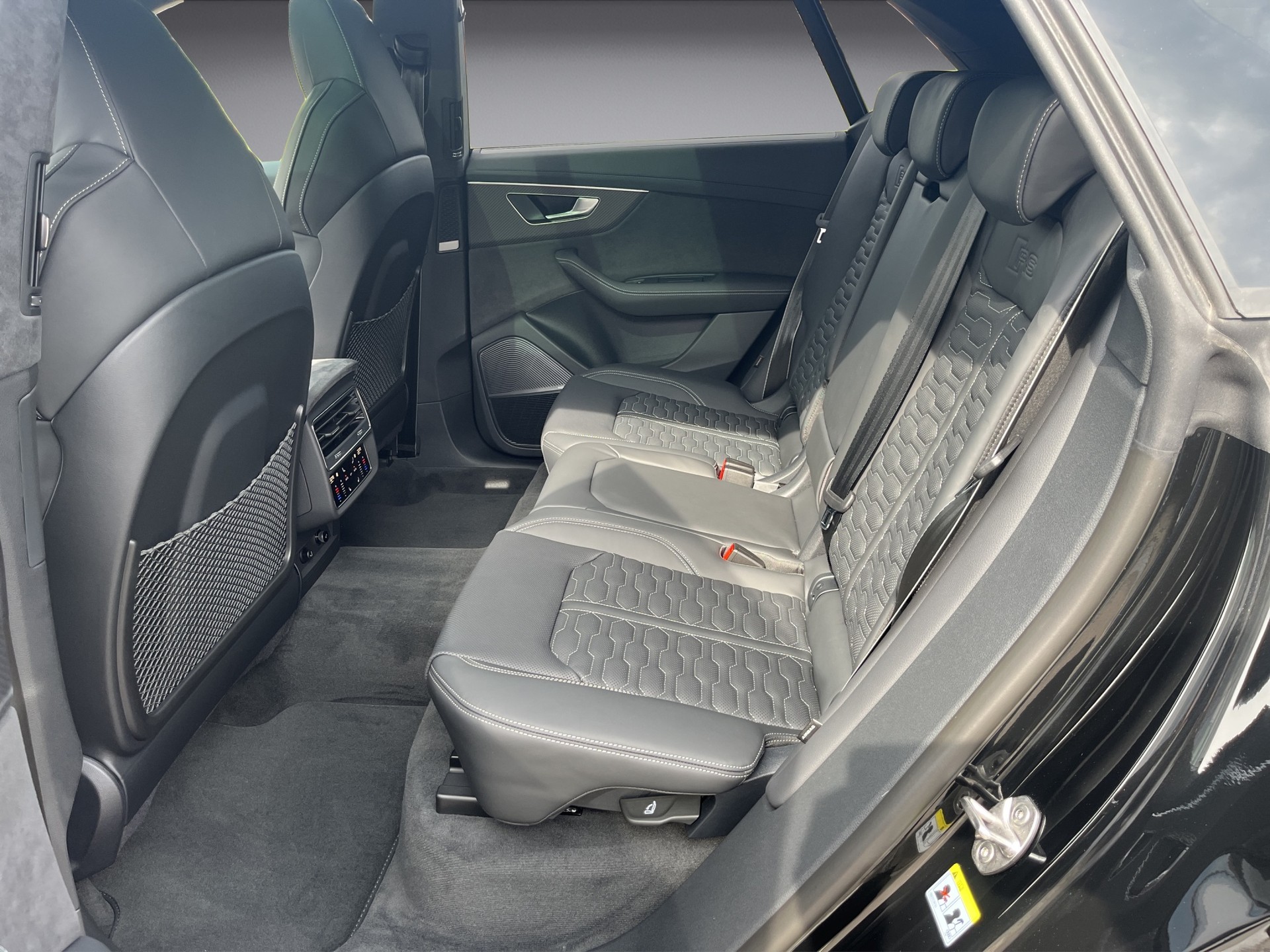 AUDI RSQ8 performance quattro*New Fahrzeug*Standheizung, AHK, Panodach, (5-Jahre Garantie)-image-9