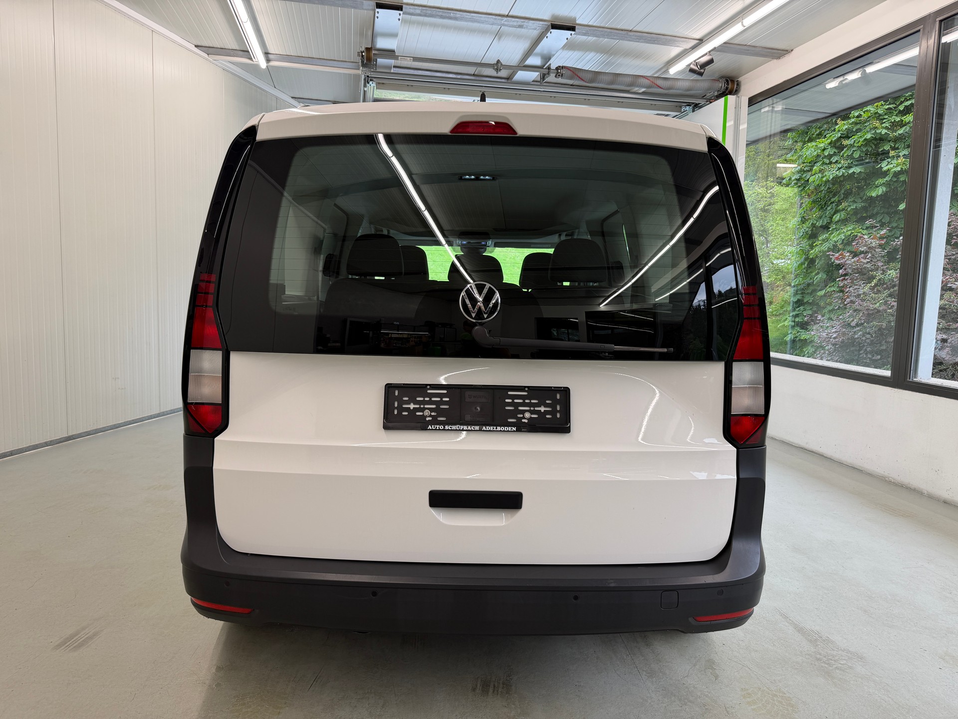 VW Caddy Kombi 2.0TDI BlueMotion Technology-image-4
