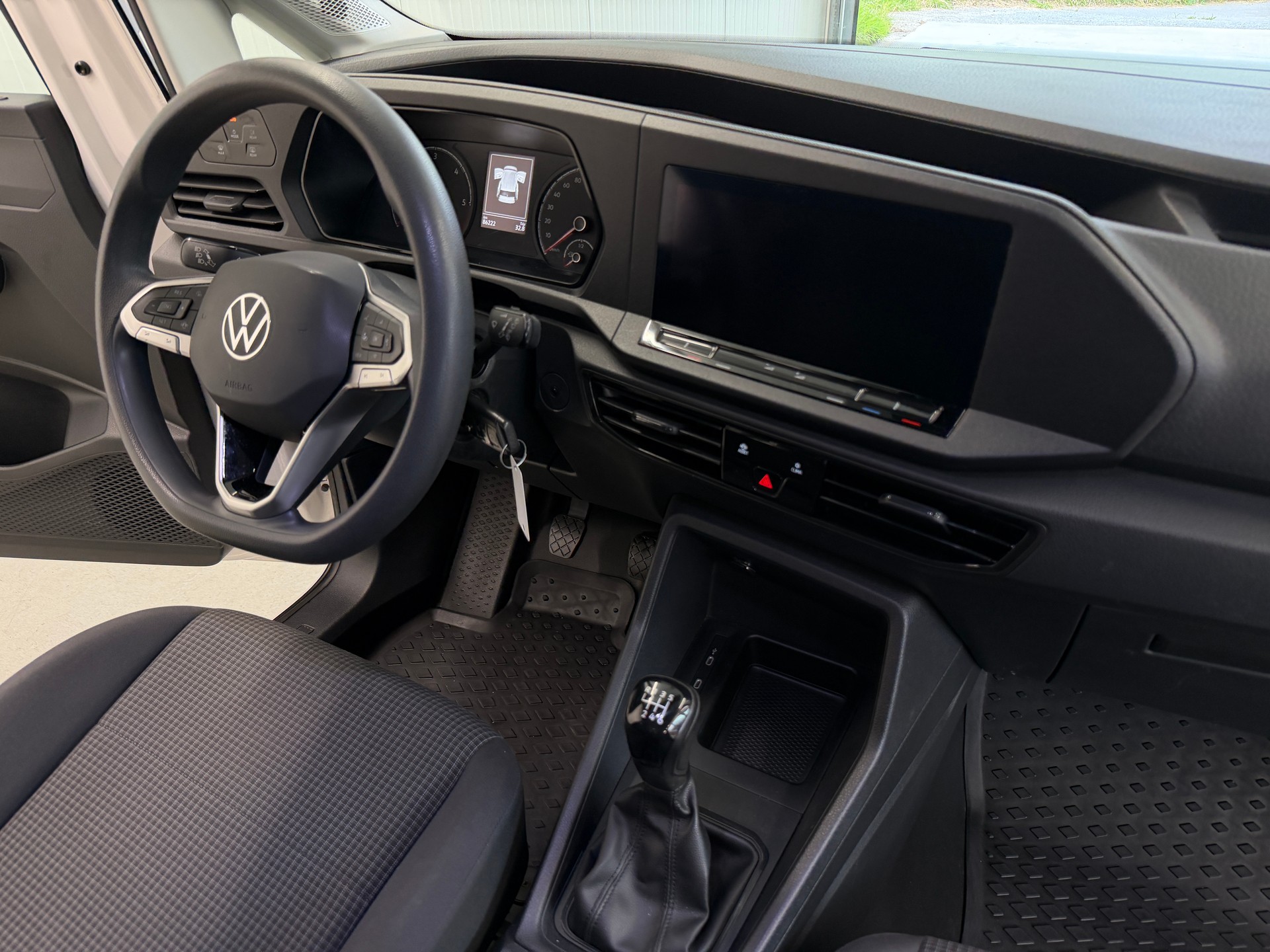 VW Caddy Kombi 2.0TDI BlueMotion Technology-image-21