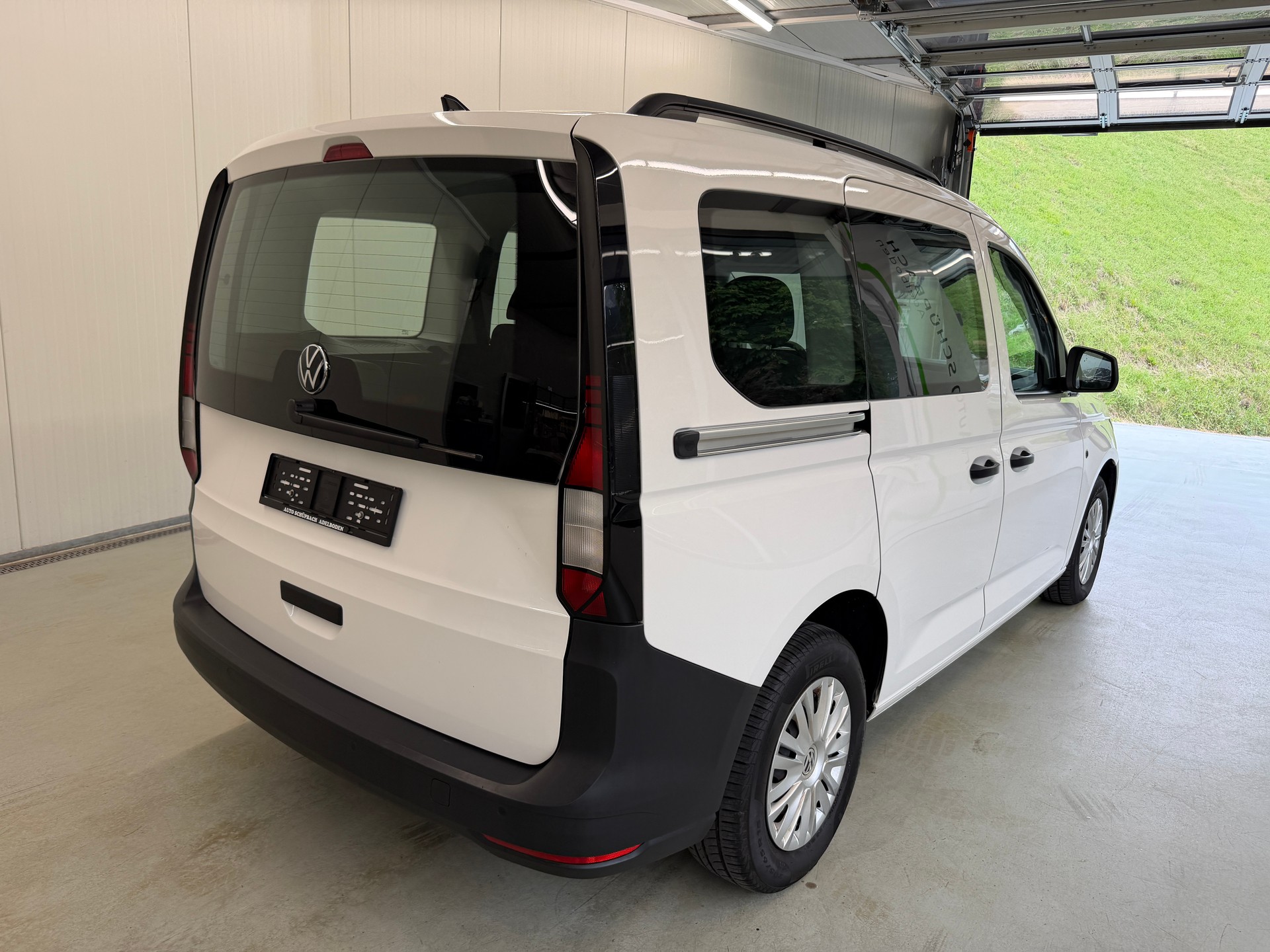 VW Caddy Kombi 2.0TDI BlueMotion Technology-showroom-element-3