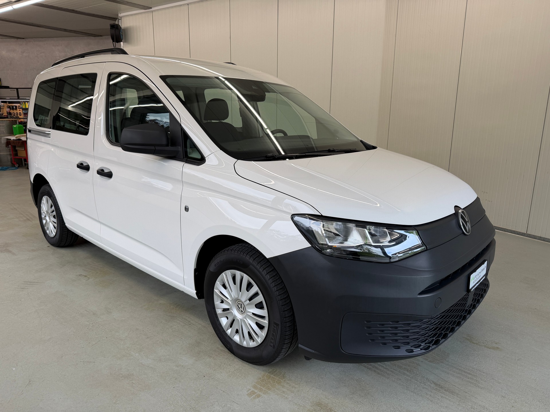 VW Caddy Kombi 2.0TDI BlueMotion Technology-showroom-element-1