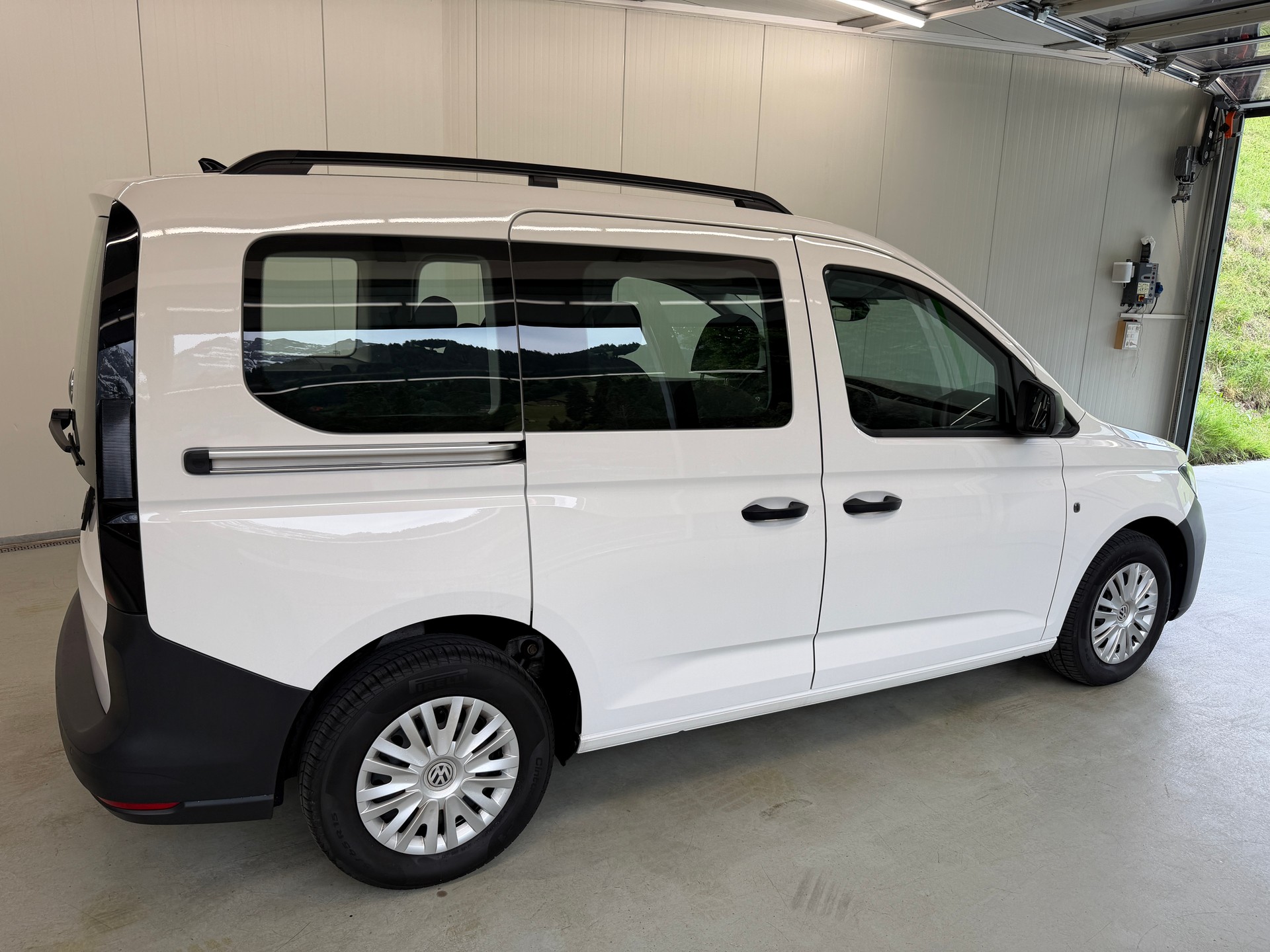 VW Caddy Kombi 2.0TDI BlueMotion Technology-showroom-element-2