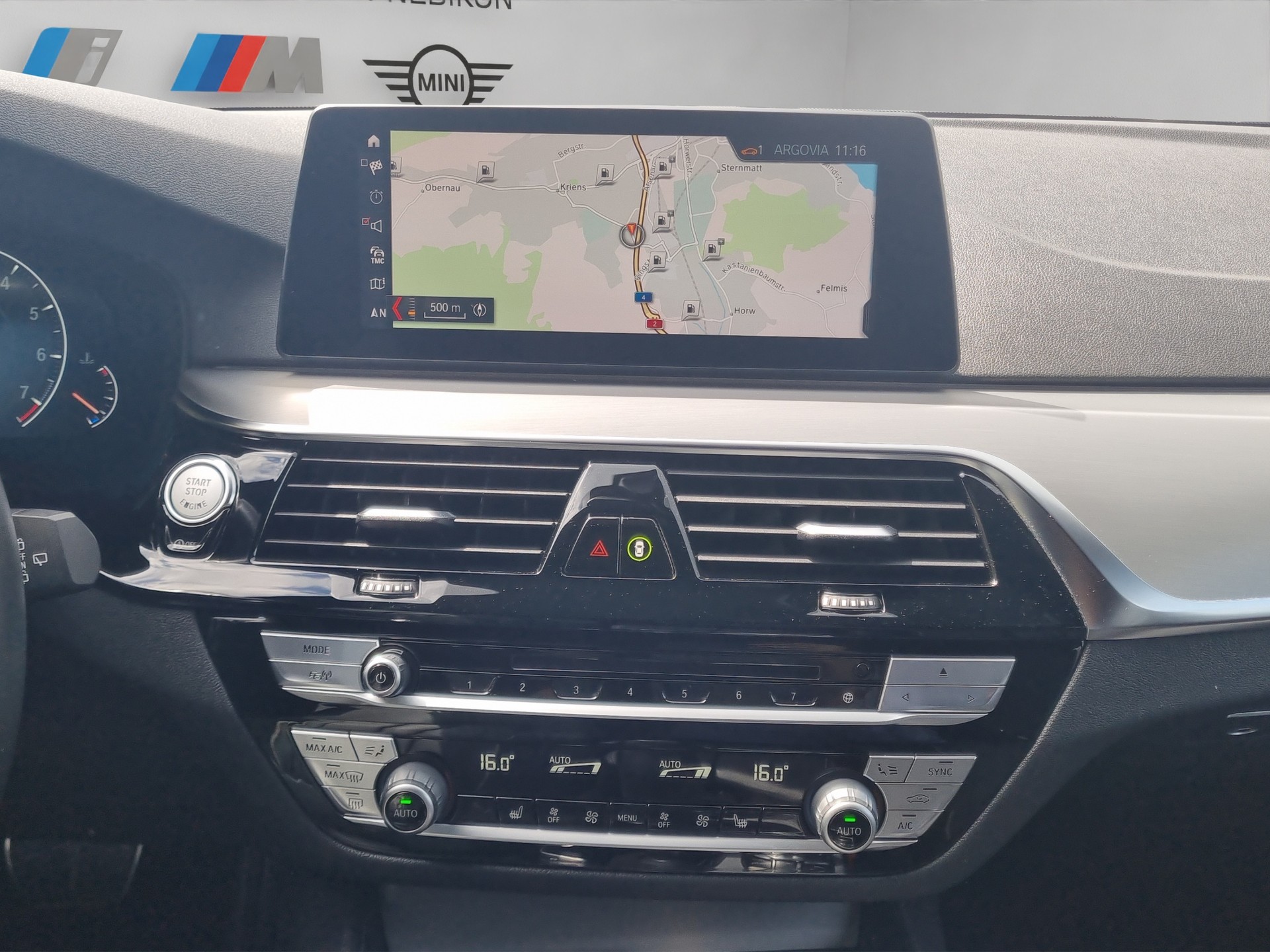 BMW 530i xDrive Touring M Sport-image-17