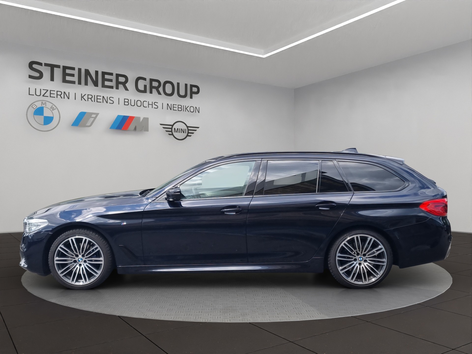 BMW 530i xDrive Touring M Sport-image-7