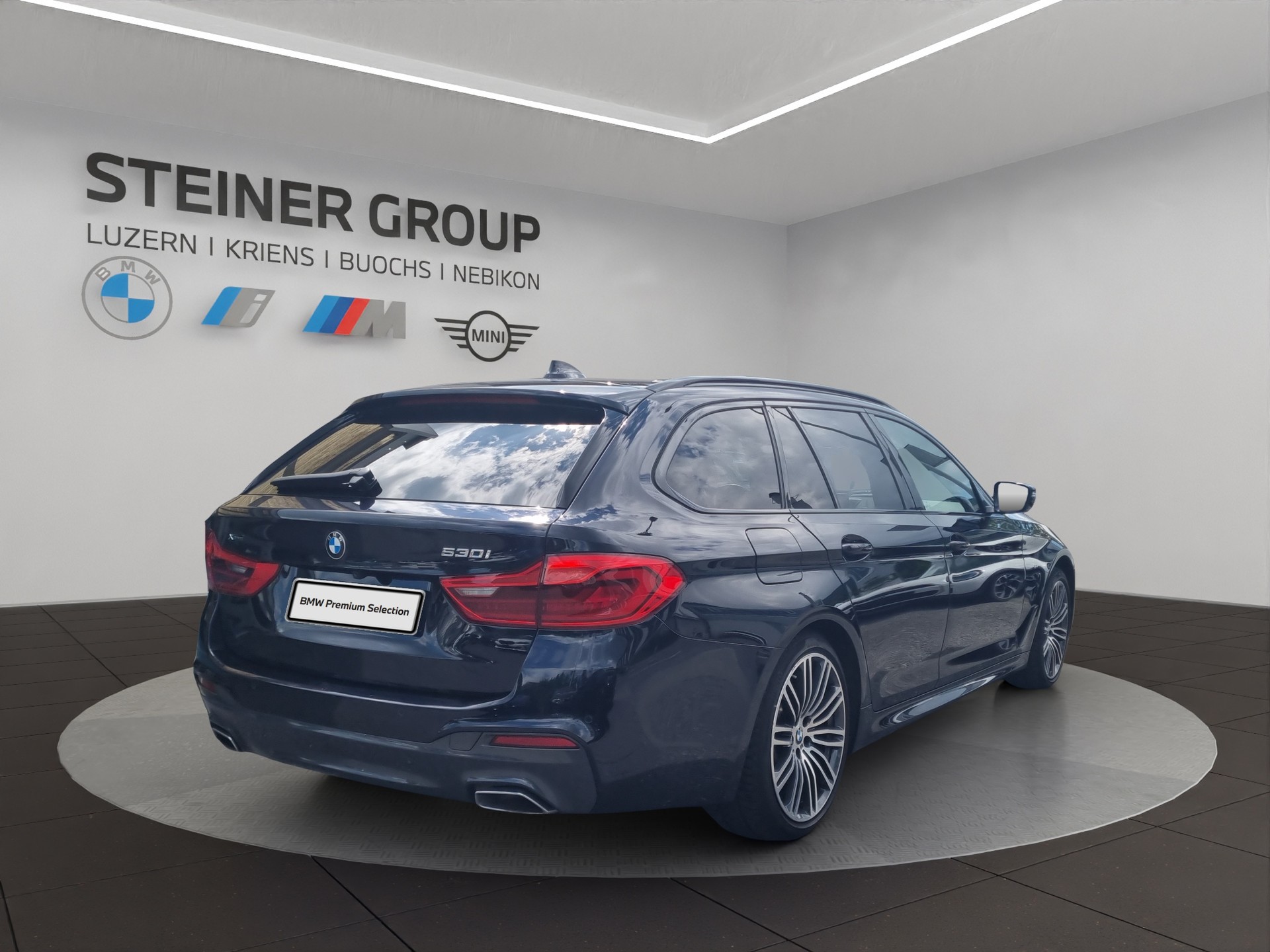 BMW 530i xDrive Touring M Sport-image-4