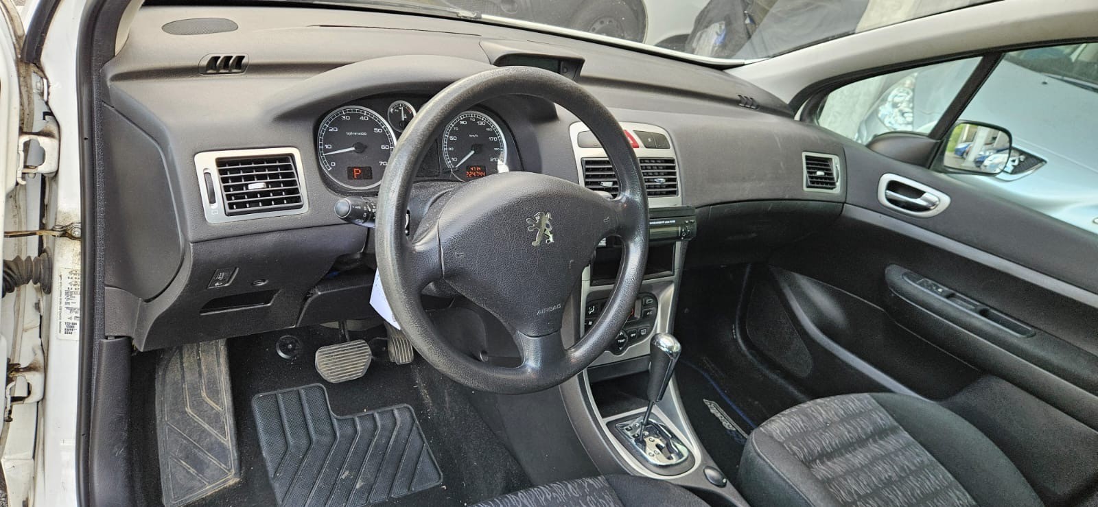 PEUGEOT 307 SW 2.0 16V Premium-image-1