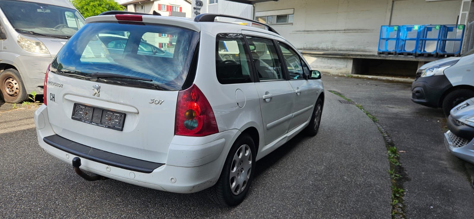 PEUGEOT 307 SW 2.0 16V Premium-image-4