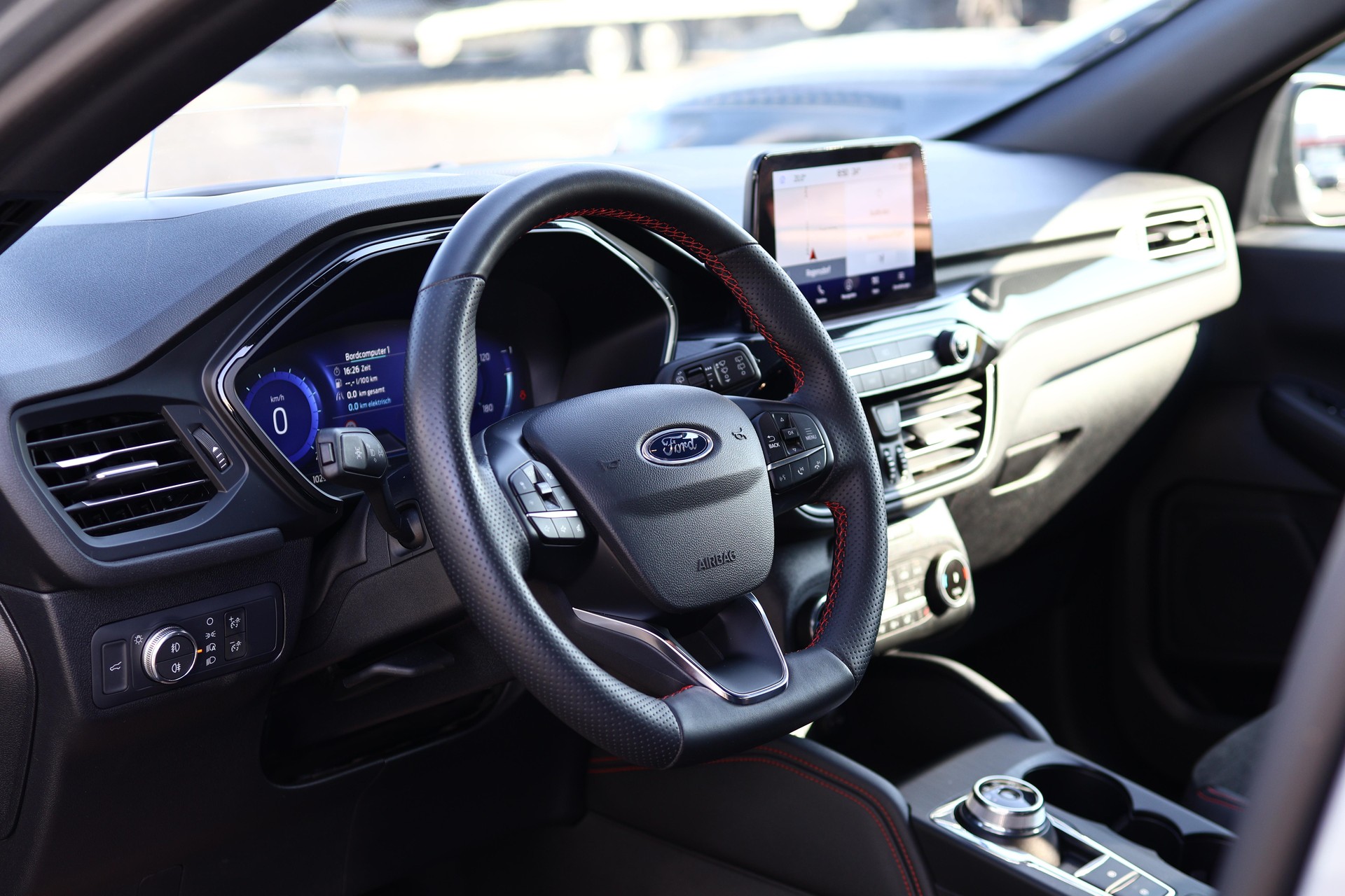 FORD Kuga 2.5 Hybrid ST-Line X * HEAD-UP DISPLAY * PACK FAHRASSISTENZ * PACK WINTER *-image-13
