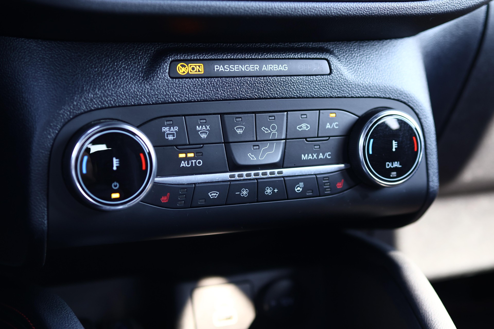 FORD Kuga 2.5 Hybrid ST-Line X * HEAD-UP DISPLAY * PACK FAHRASSISTENZ * PACK WINTER *-image-25