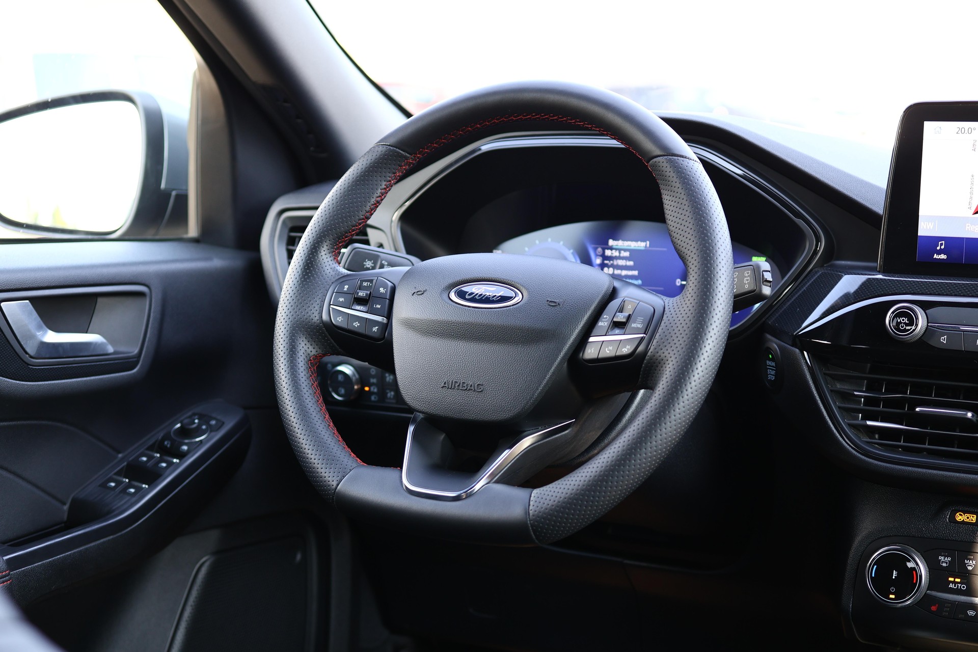 FORD Kuga 2.5 Hybrid ST-Line X * HEAD-UP DISPLAY * PACK FAHRASSISTENZ * PACK WINTER *-image-21