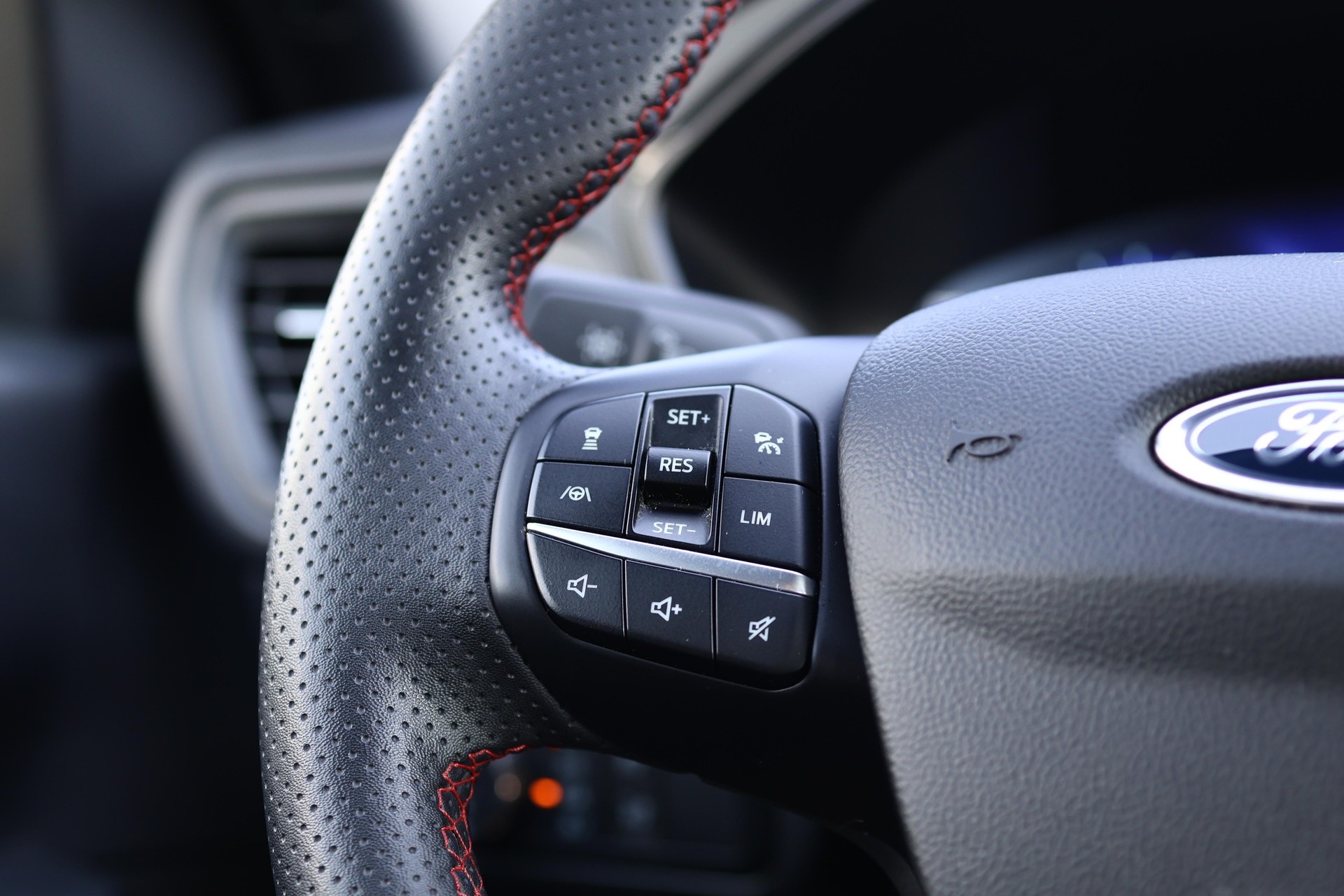 FORD Kuga 2.5 Hybrid ST-Line X * HEAD-UP DISPLAY * PACK FAHRASSISTENZ * PACK WINTER *-image-22