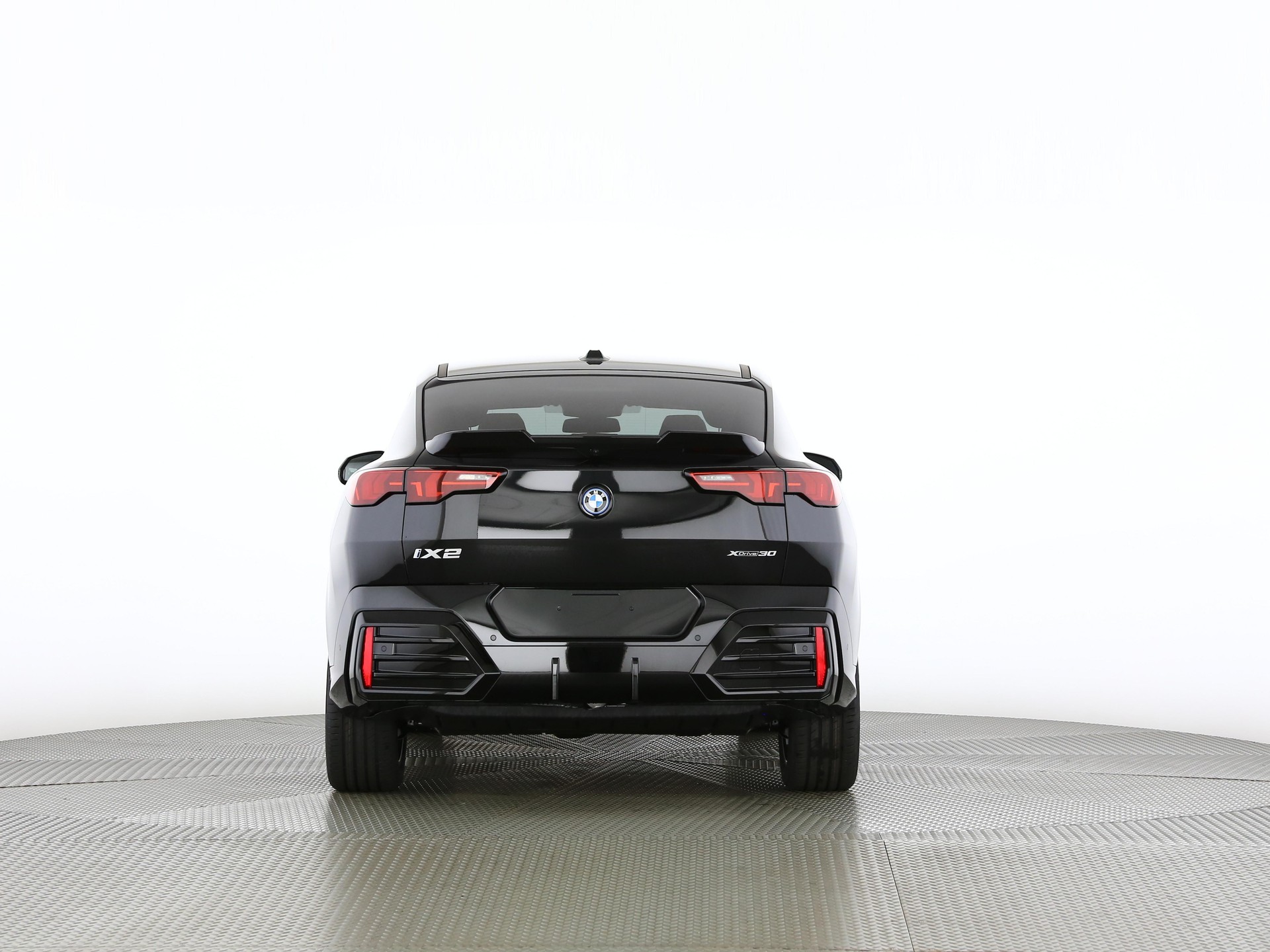 BMW iX2 30 xDrive-showroom-element-3