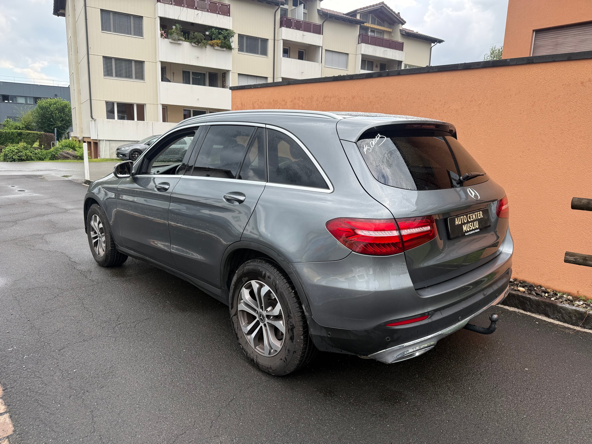 MERCEDES-BENZ GLC 250 d 4Matic 9G-Tronic-image-3