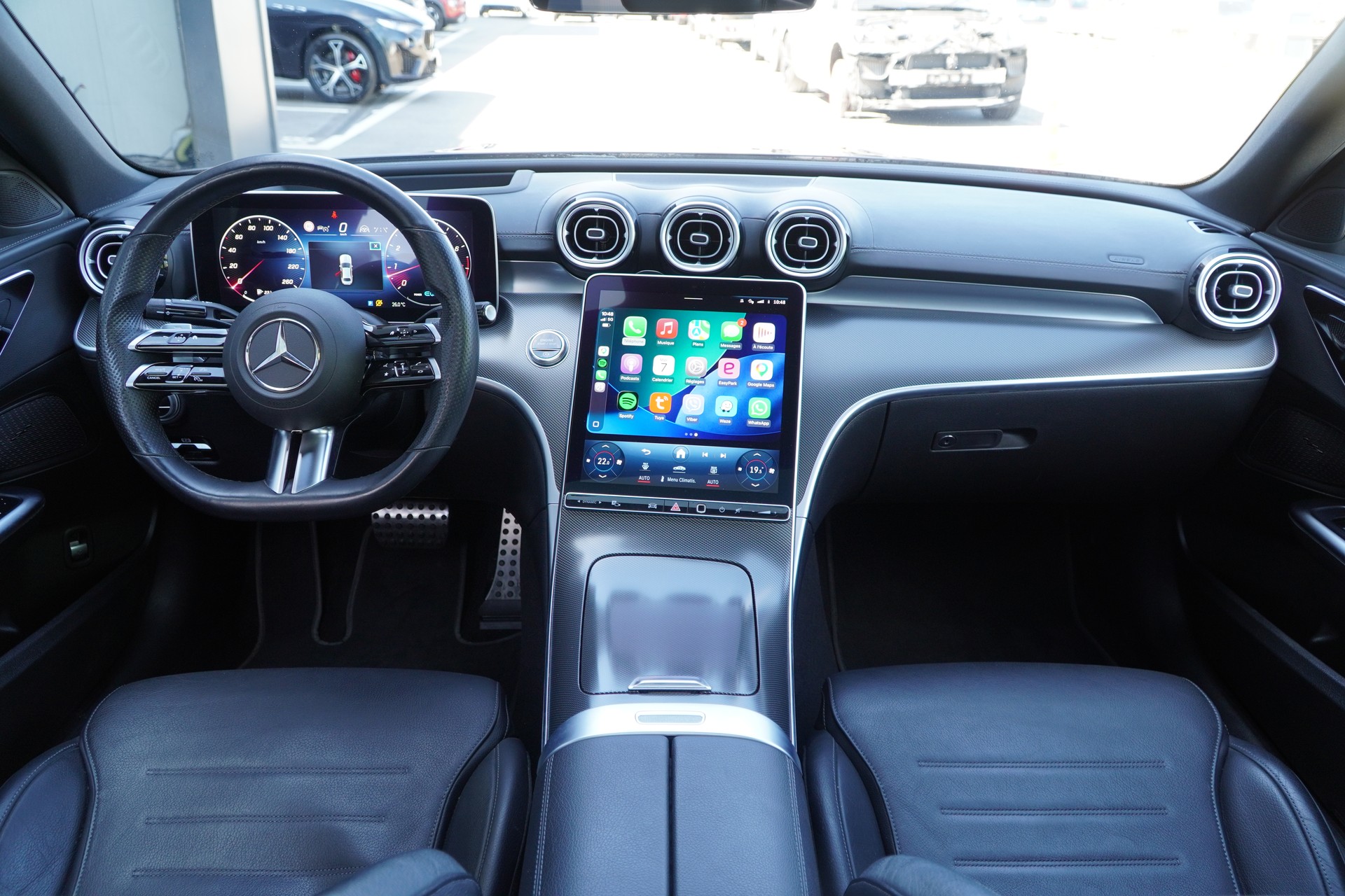 MERCEDES-BENZ C 200 4Matic AMG Line-image-11