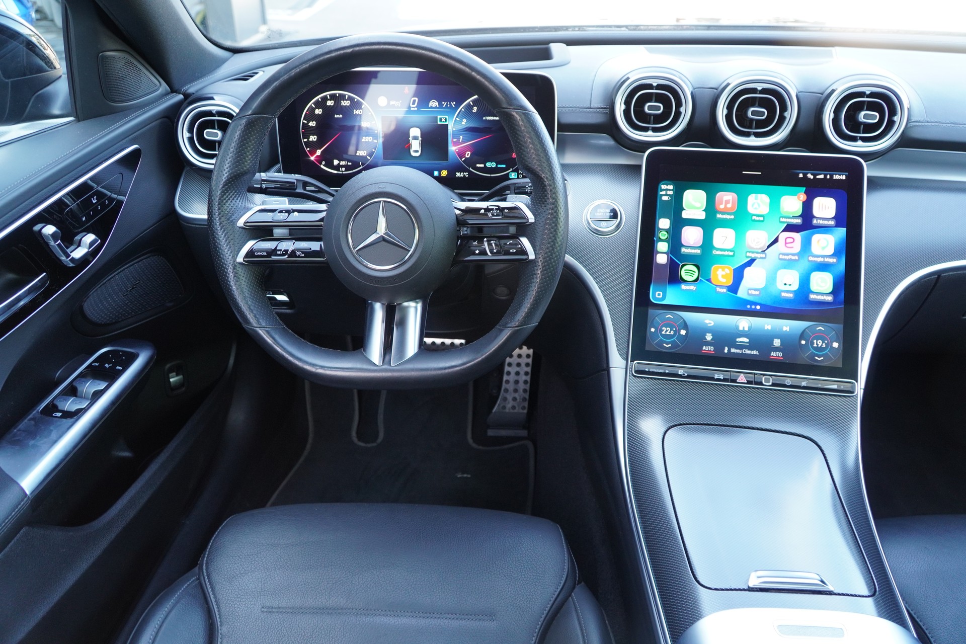 MERCEDES-BENZ C 200 4Matic AMG Line-image-12