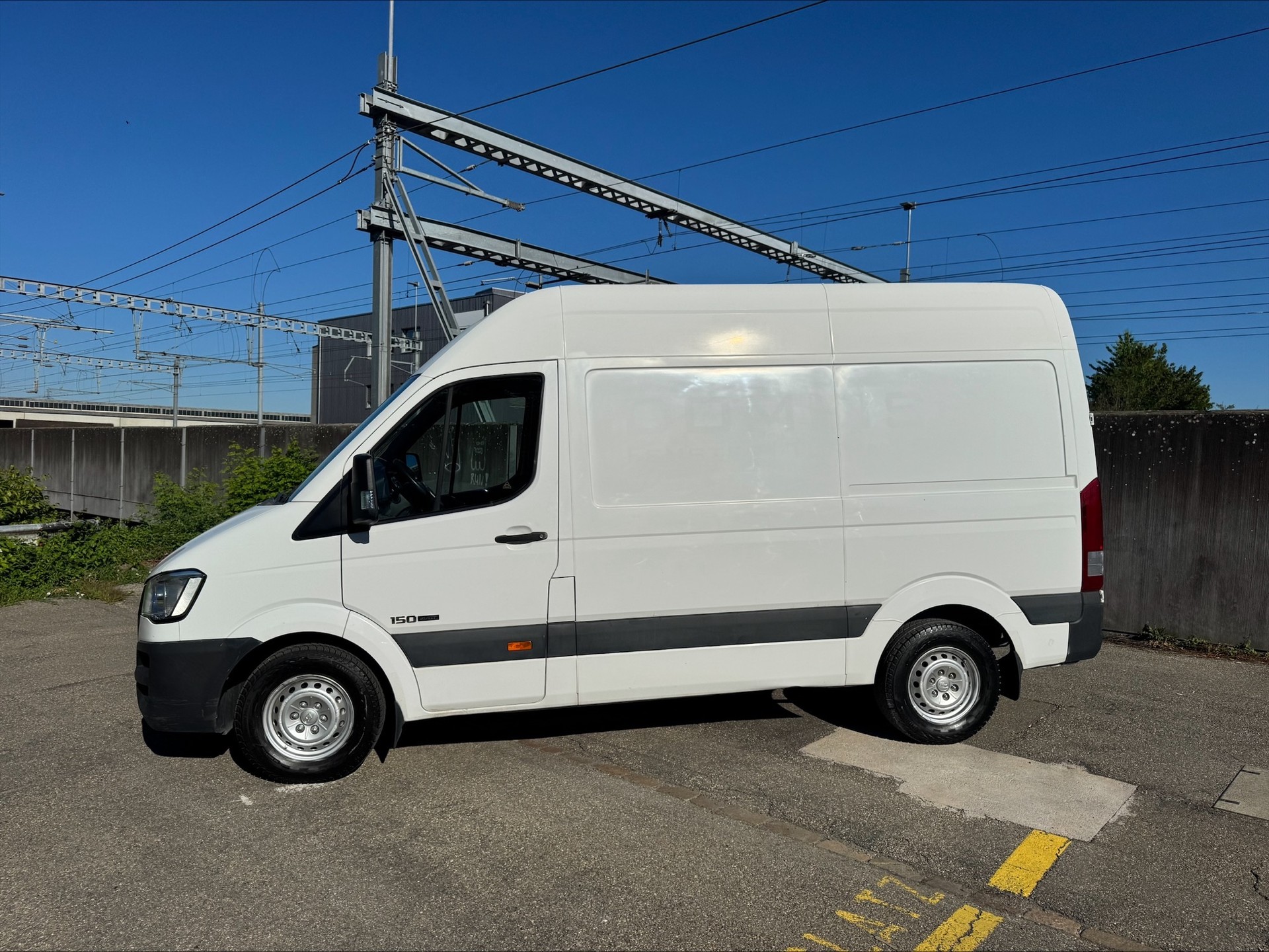 HYUNDAI H350 2.5 CRDi Amplia L1-showroom-element-1