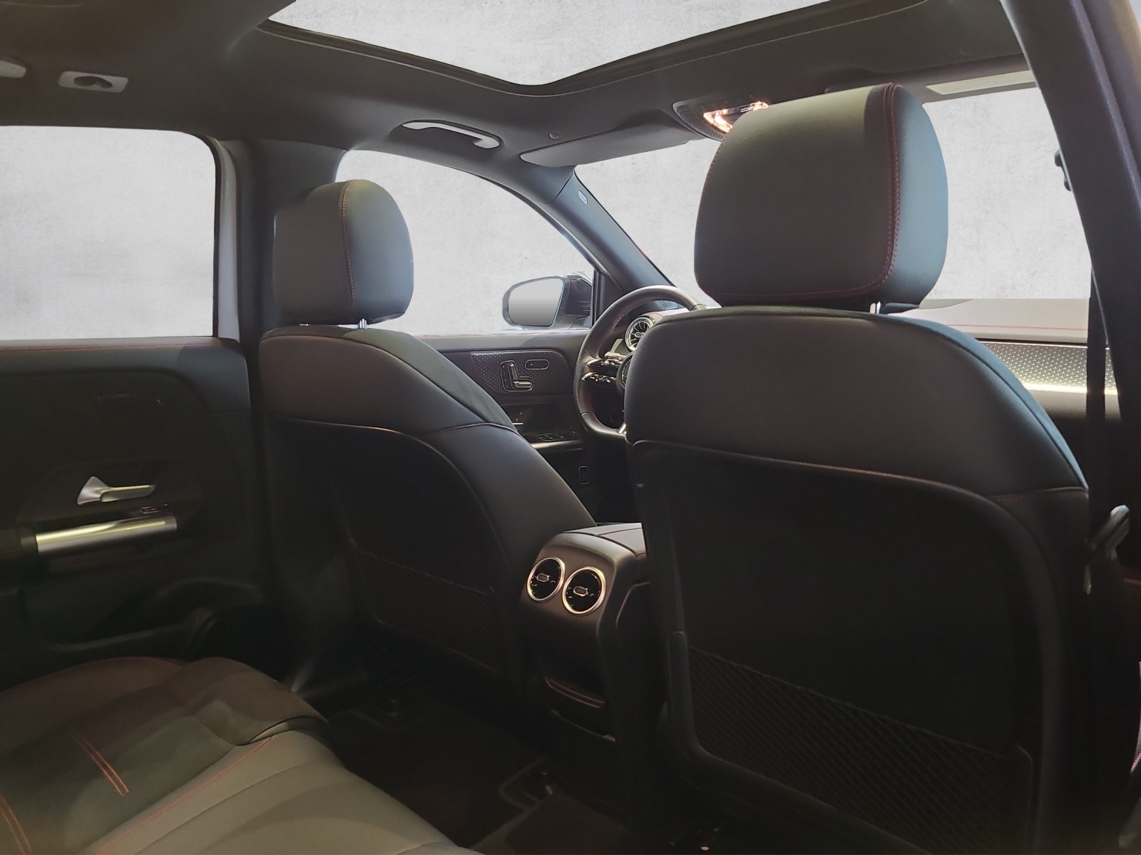 MERCEDES-BENZ EQA 350 66,5 kWh 4Matic Swiss Star-image-14