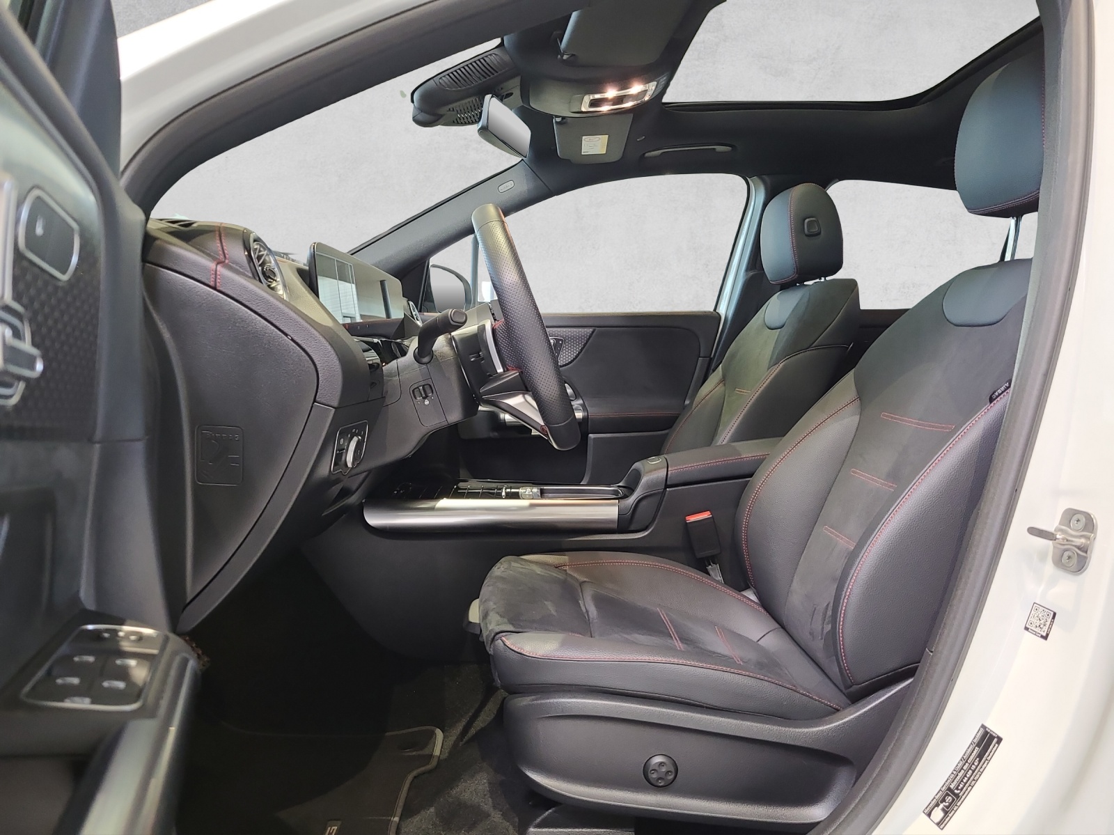MERCEDES-BENZ EQA 350 66,5 kWh 4Matic Swiss Star-image-7