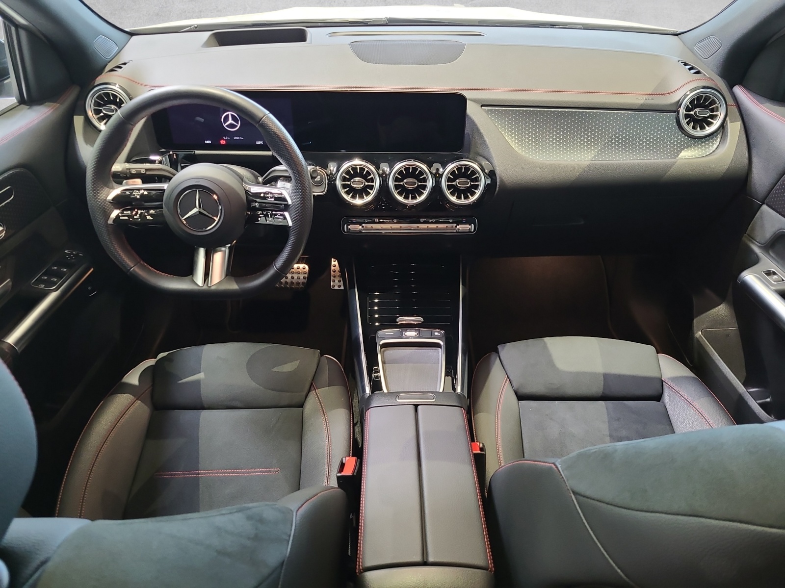 MERCEDES-BENZ EQA 350 66,5 kWh 4Matic Swiss Star-image-11