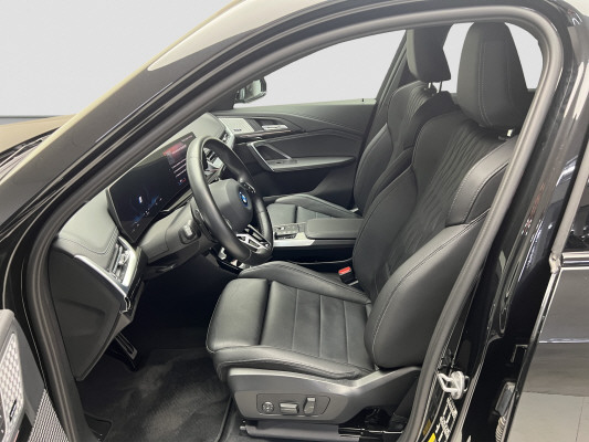 BMW iX1 xDrive 30-image-7