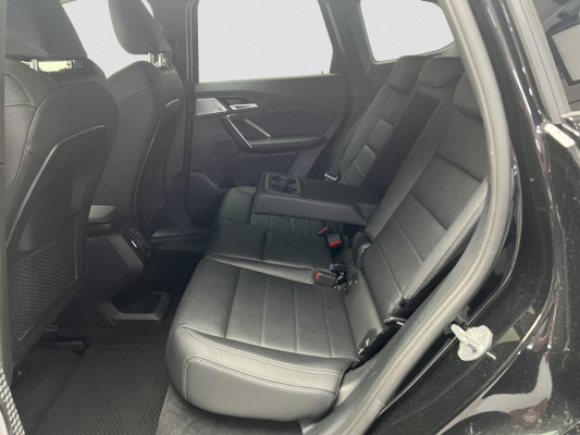 BMW iX1 xDrive 30-image-8